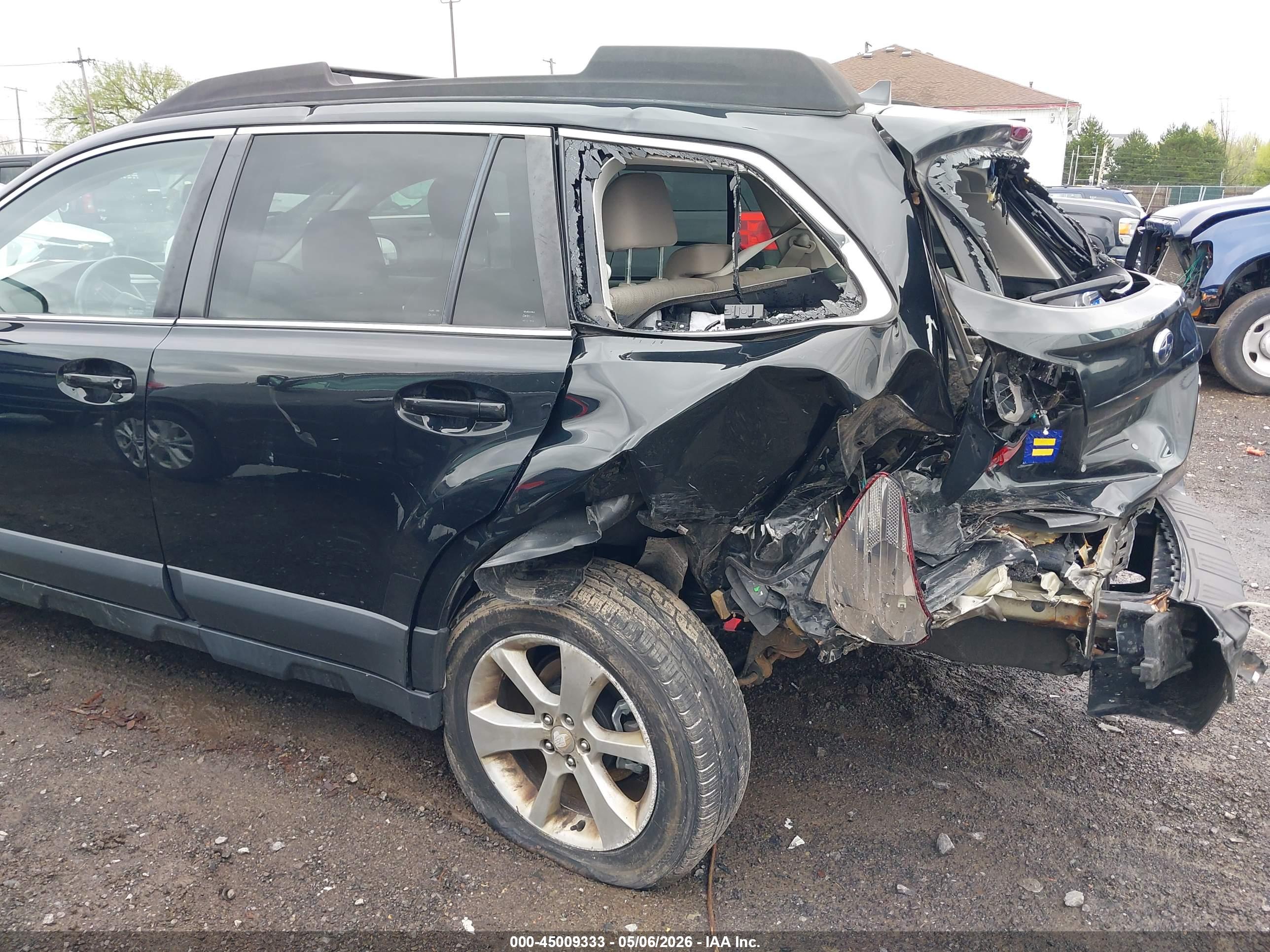 SUBARU OUTBACK image 6