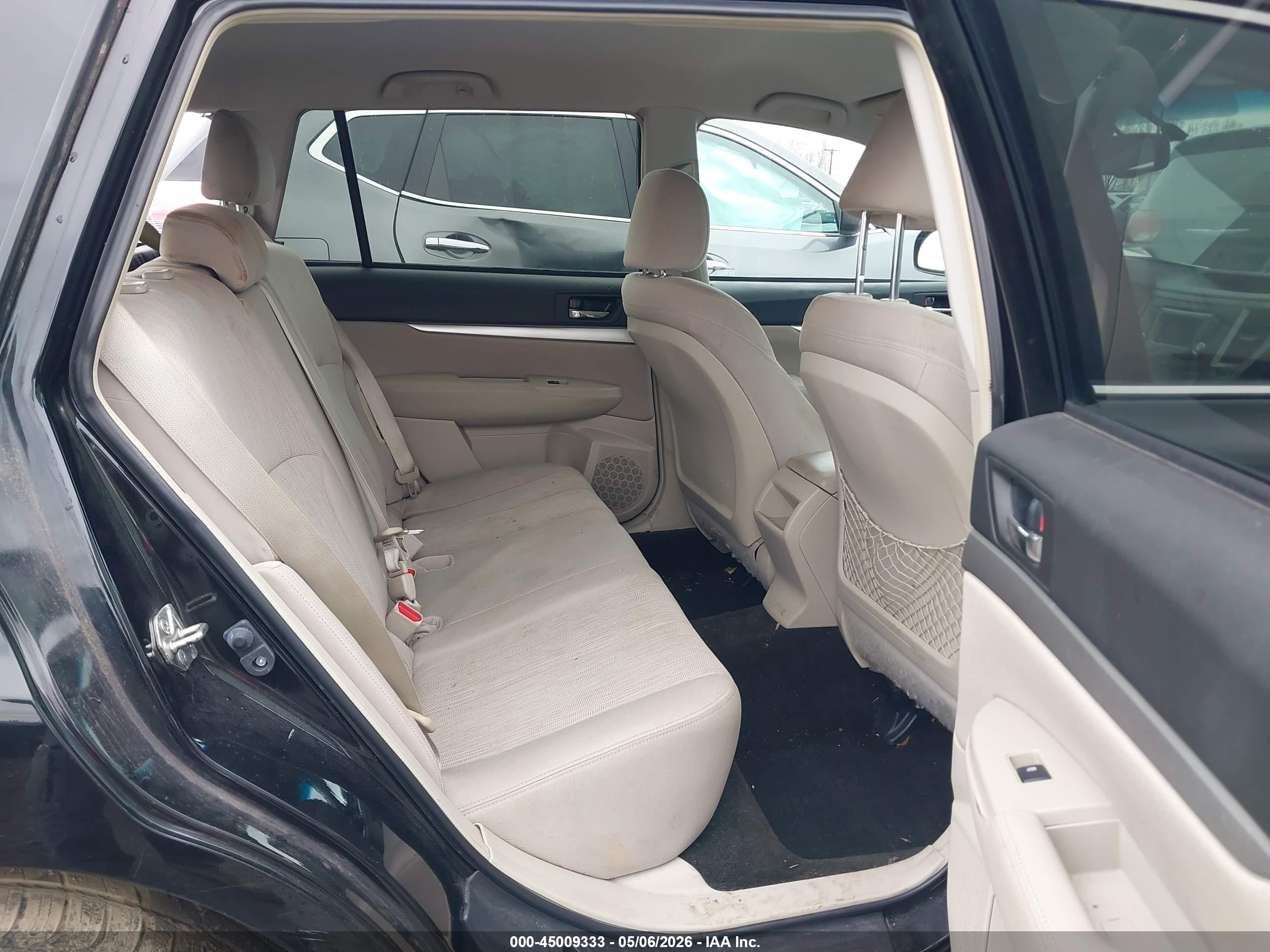 SUBARU OUTBACK image 8