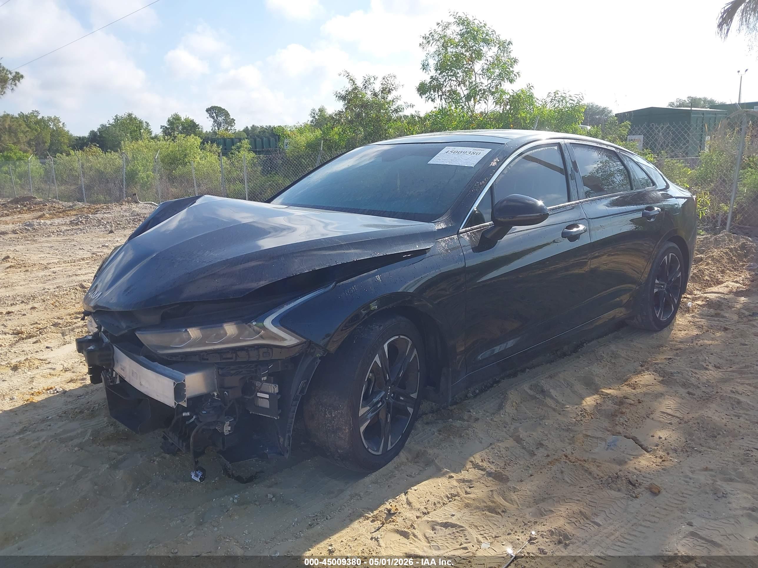 KIA K5 image 2