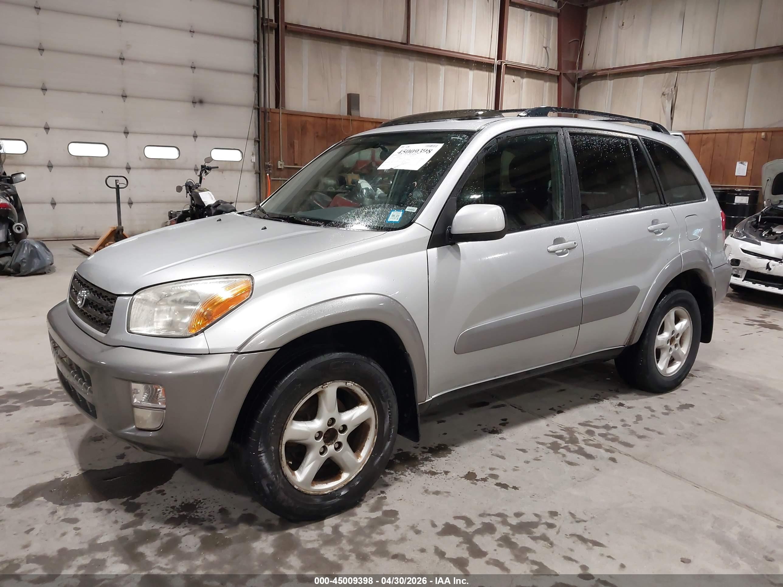 TOYOTA RAV4 image 2