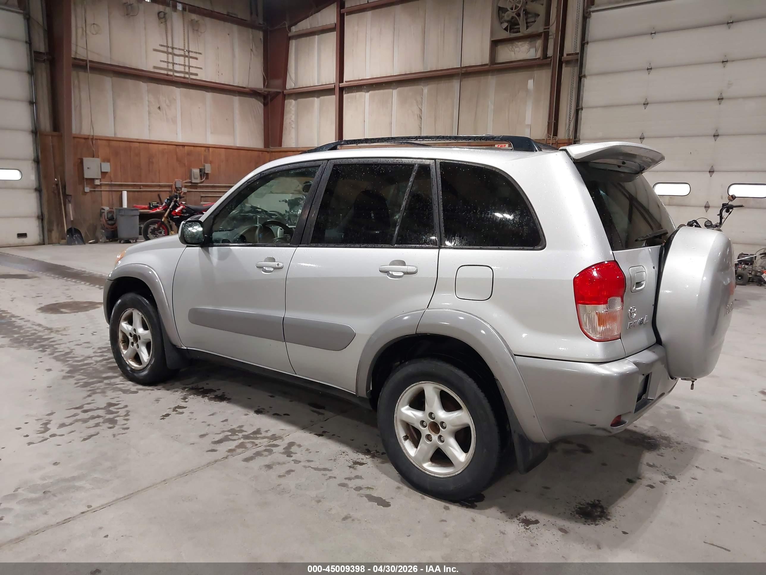 TOYOTA RAV4 image 3