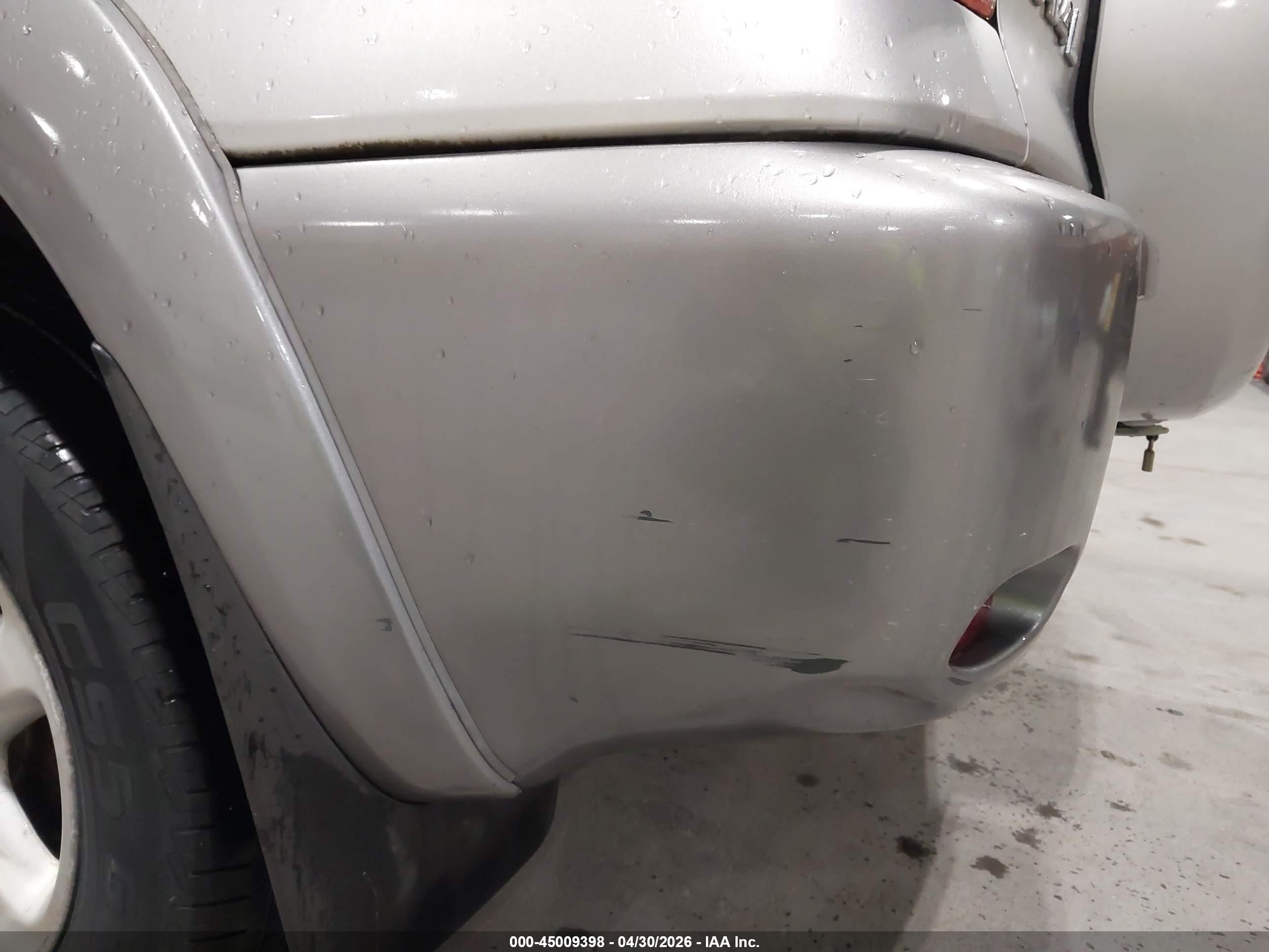 TOYOTA RAV4 image 6
