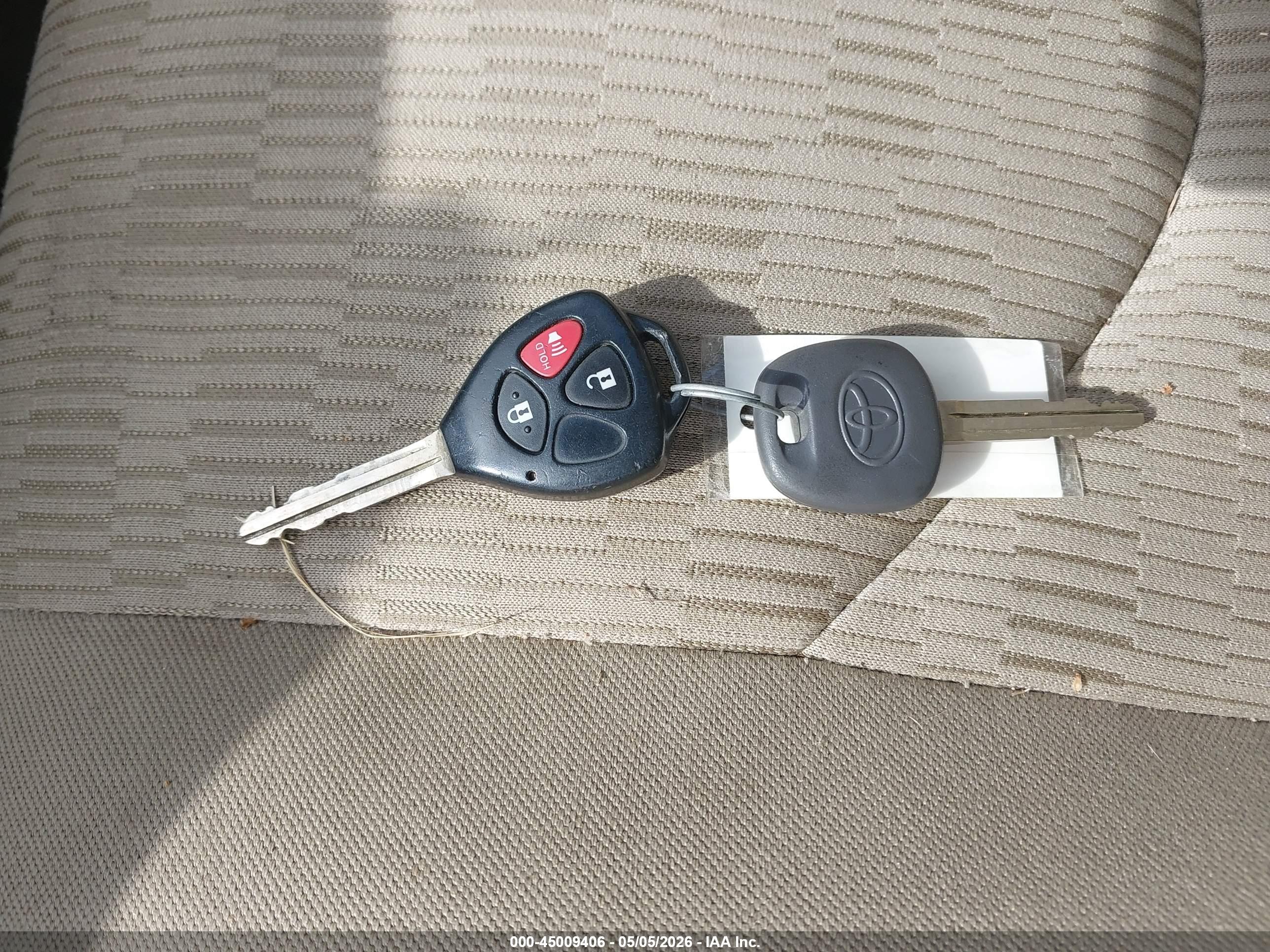 TOYOTA RAV4 image 11