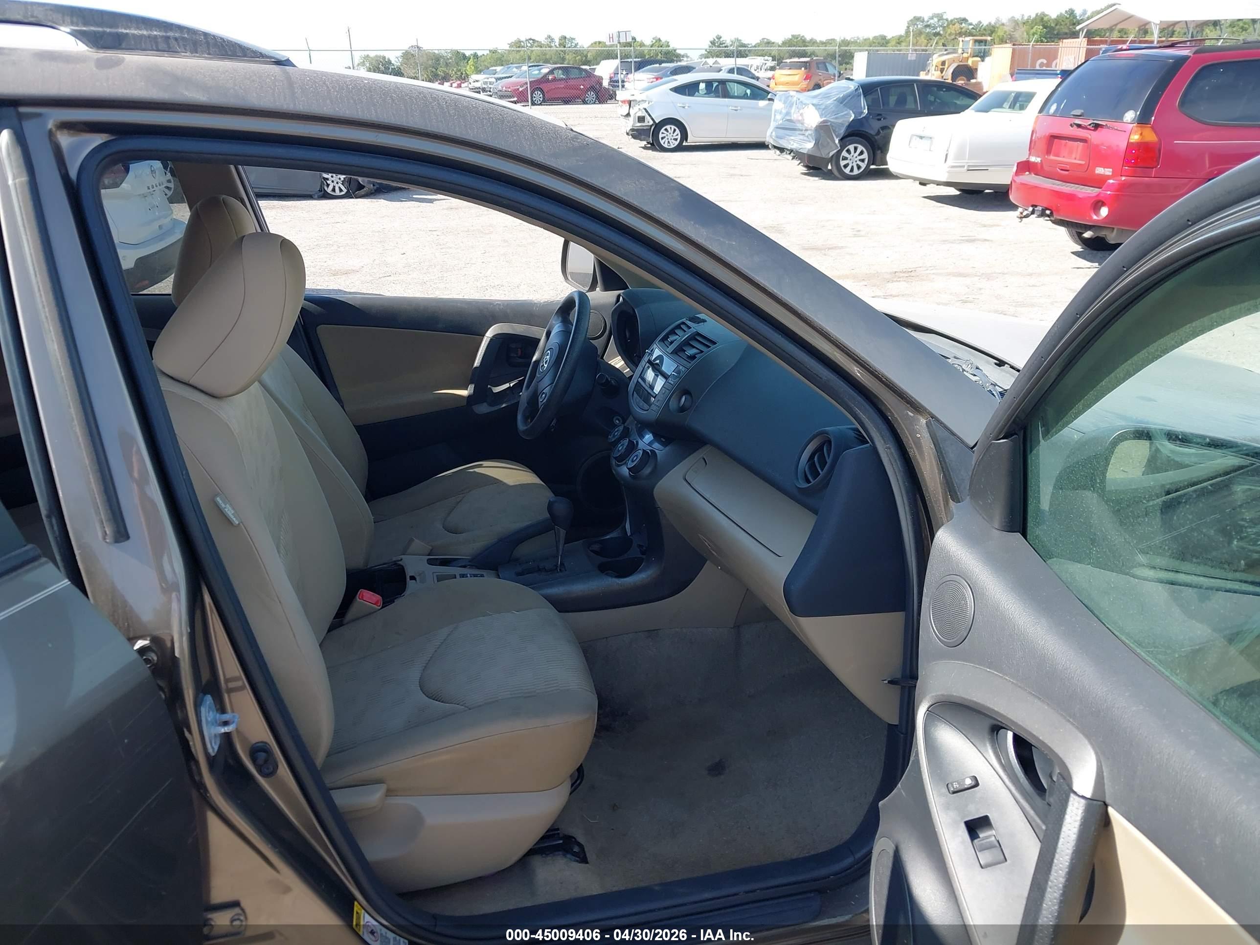 TOYOTA RAV4 image 5