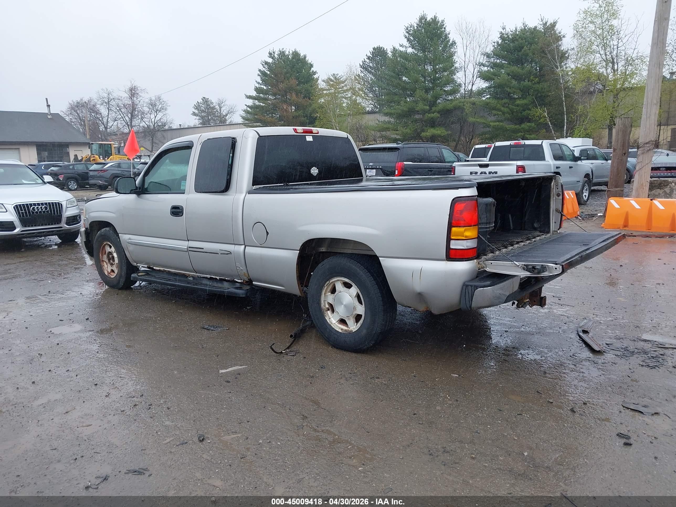 GMC SIERRA image 3