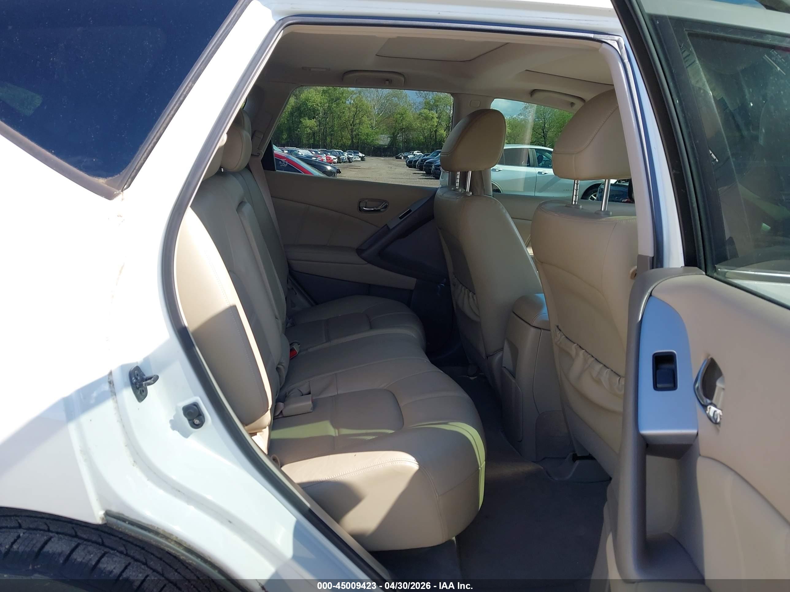 NISSAN MURANO image 8