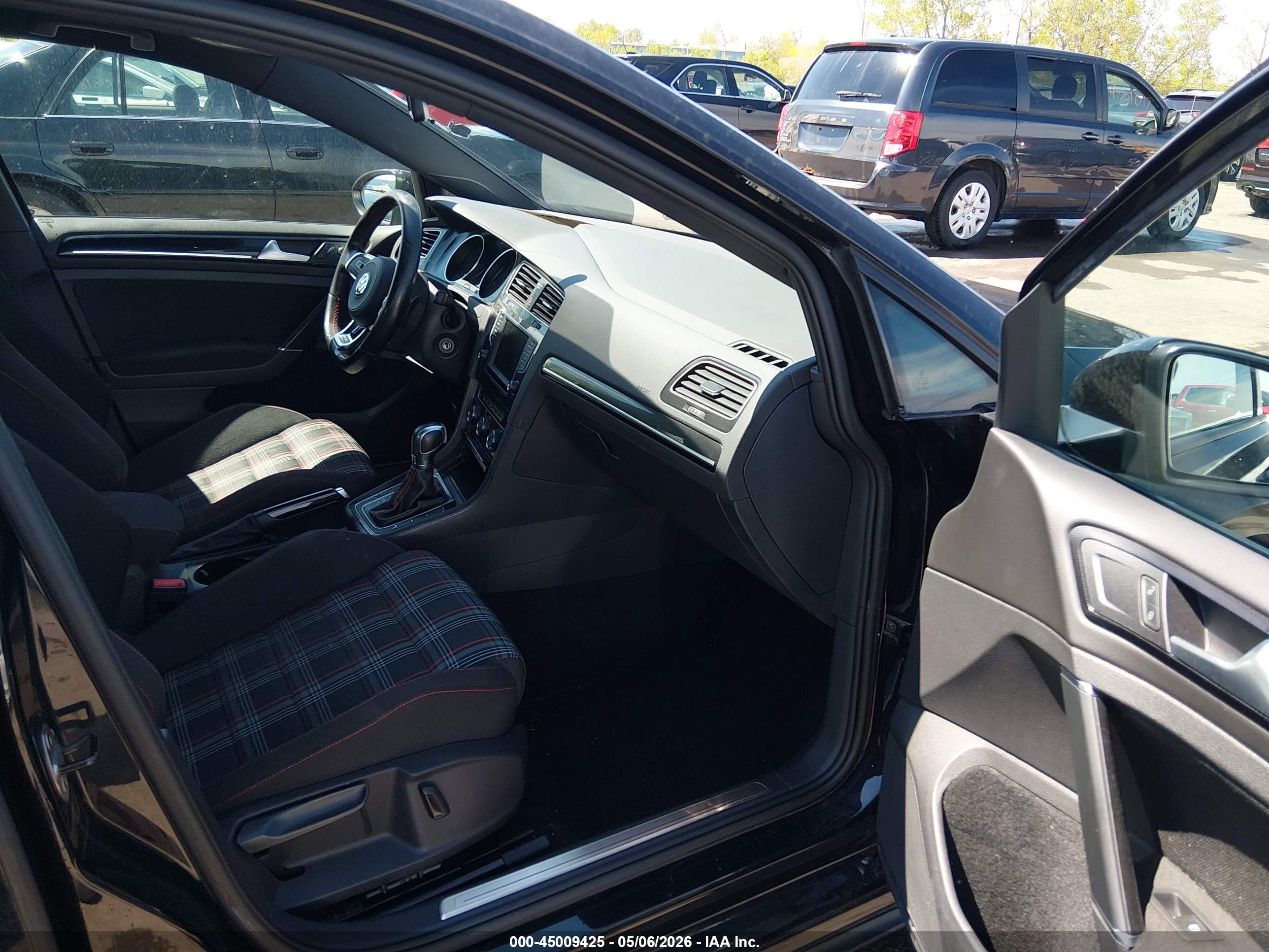 VOLKSWAGEN GOLF image 5