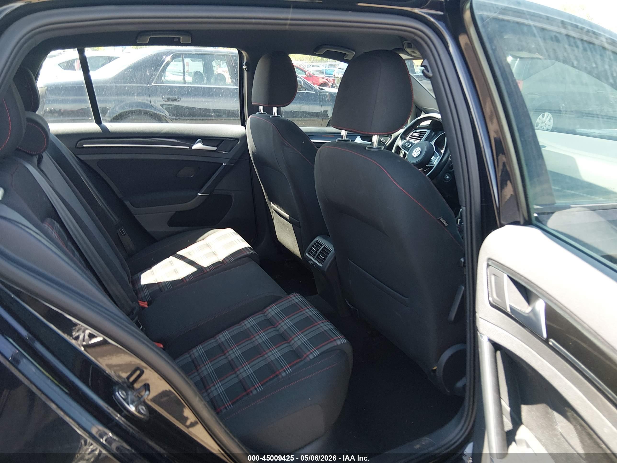 VOLKSWAGEN GOLF image 8