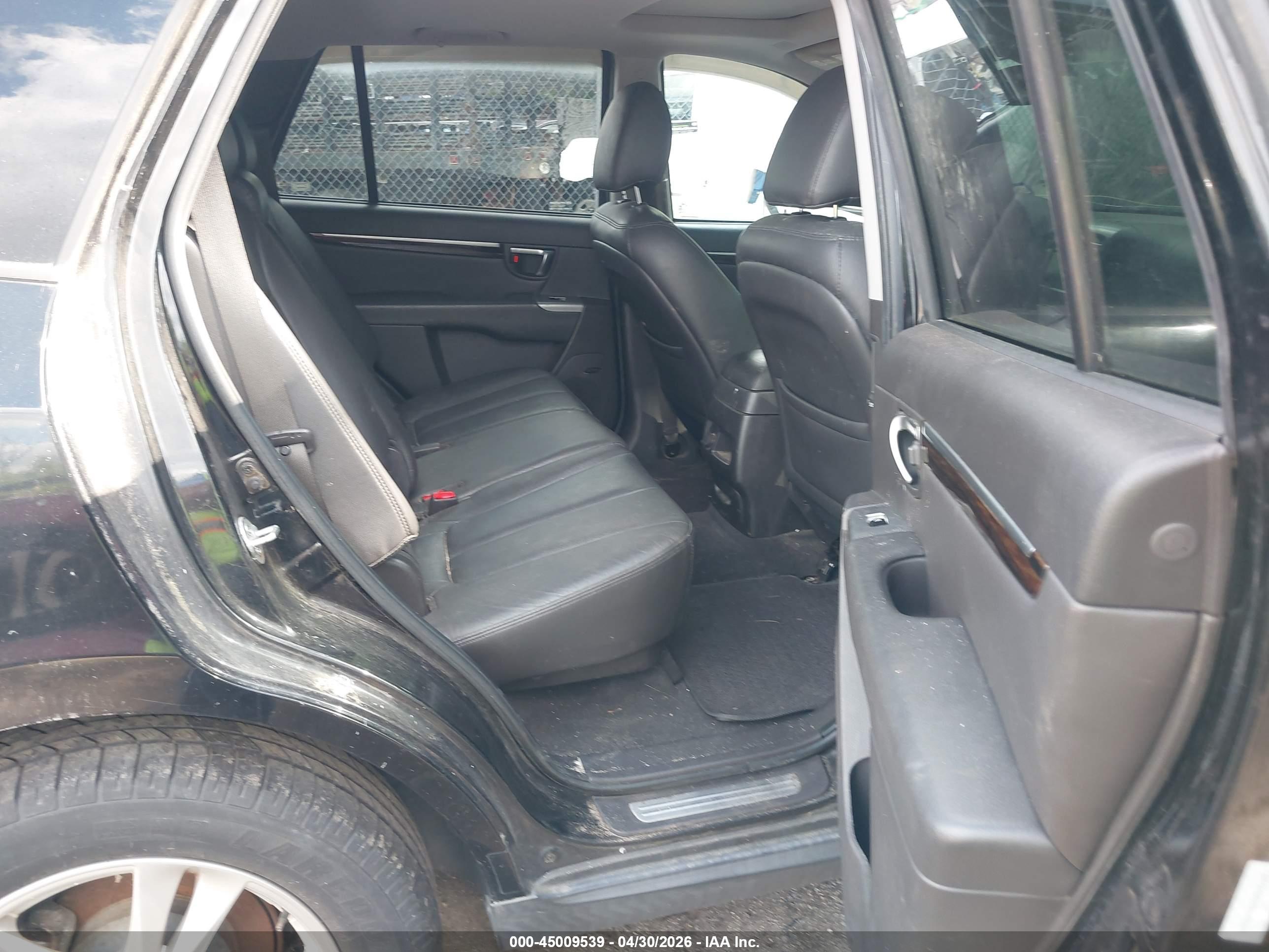 HYUNDAI SANTA image 8