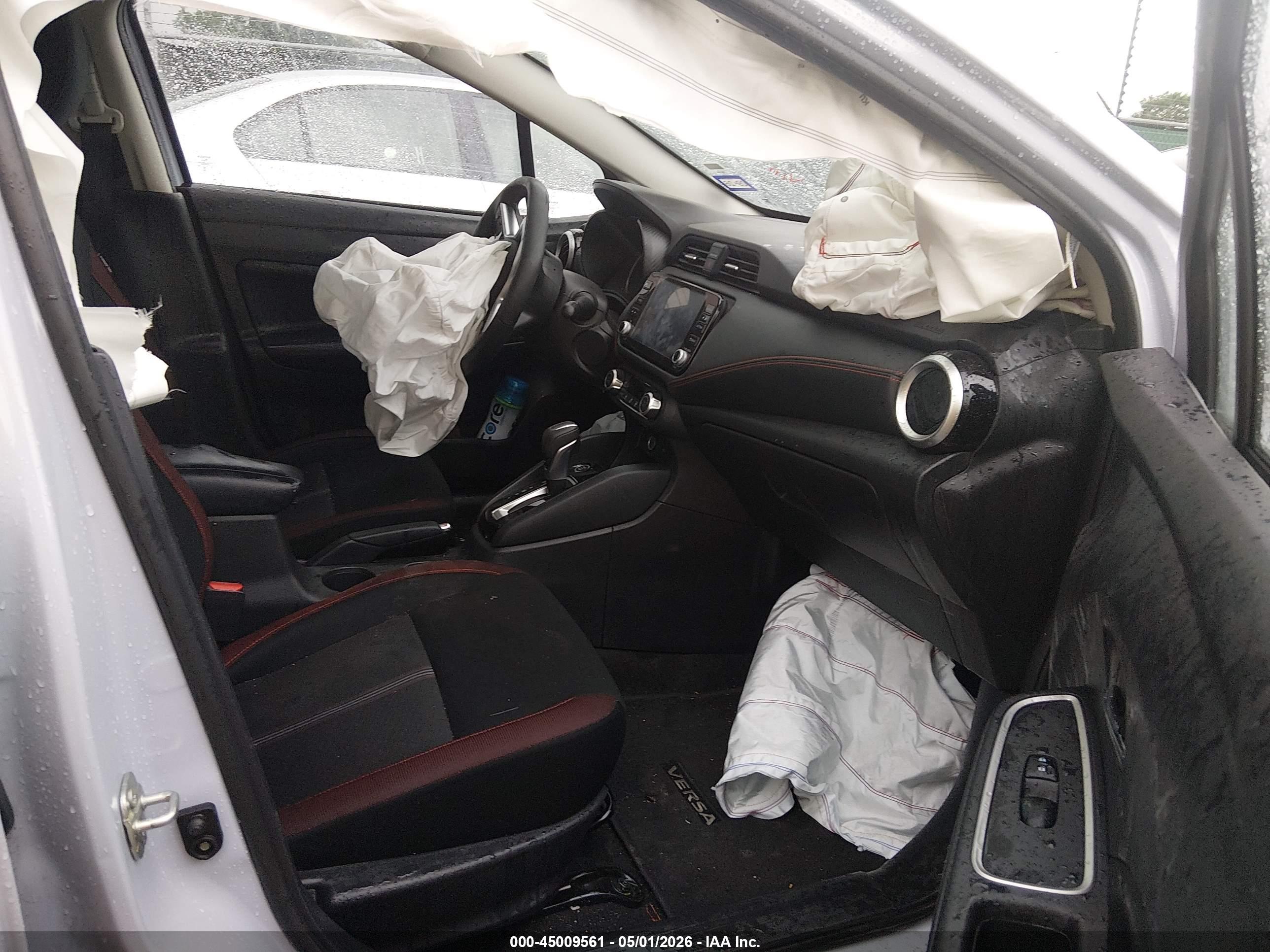 NISSAN VERSA image 5