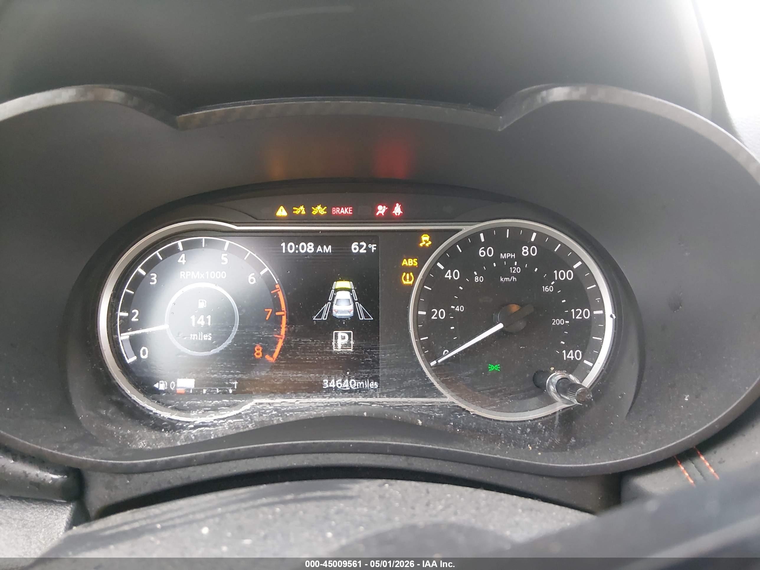NISSAN VERSA image 7