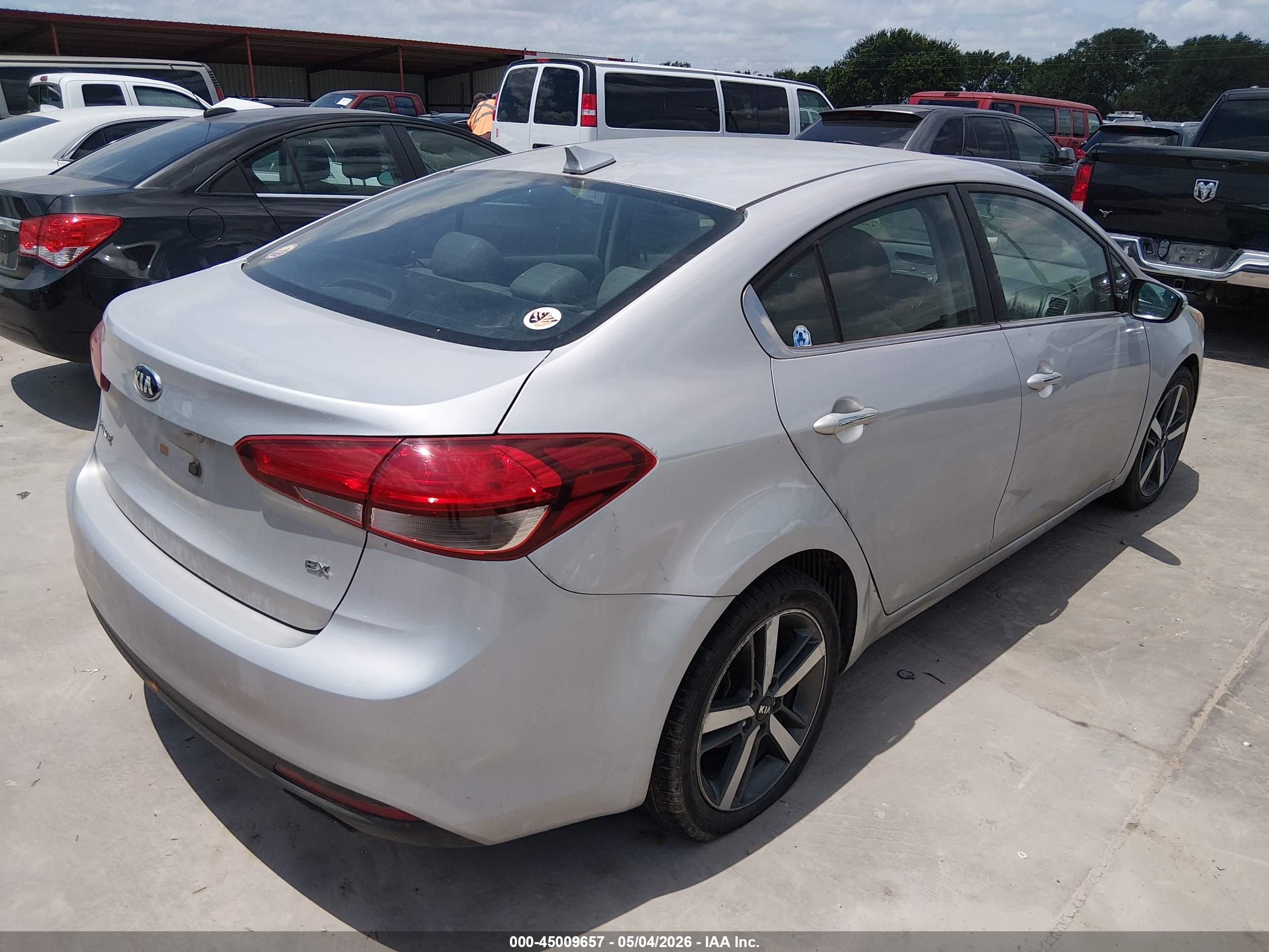 KIA FORTE image 4