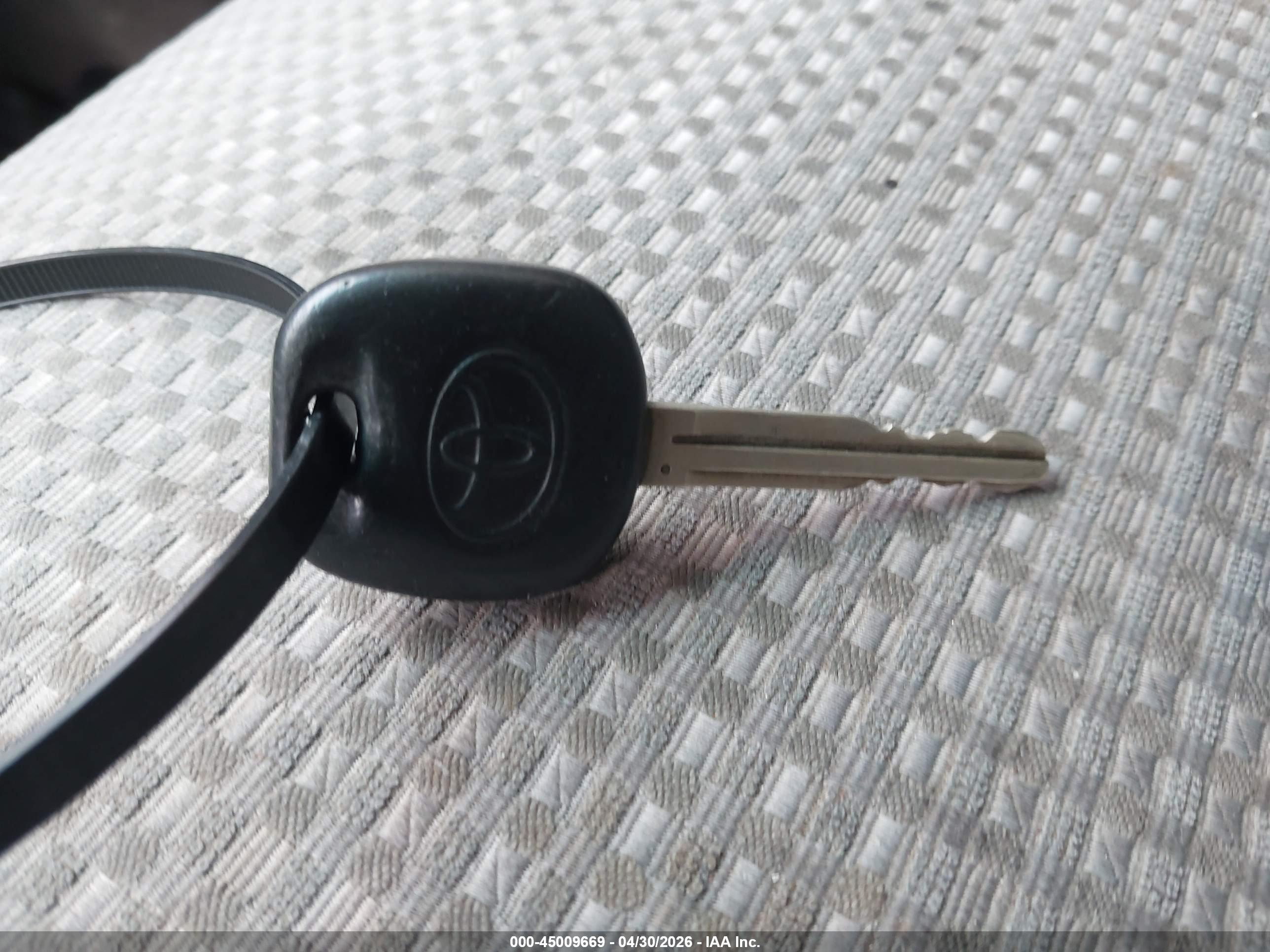 TOYOTA 4RUNNER image 11