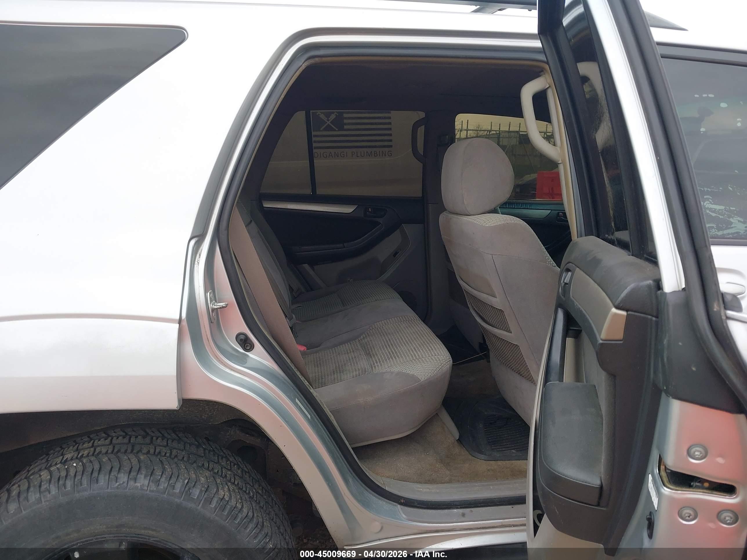 TOYOTA 4RUNNER image 8