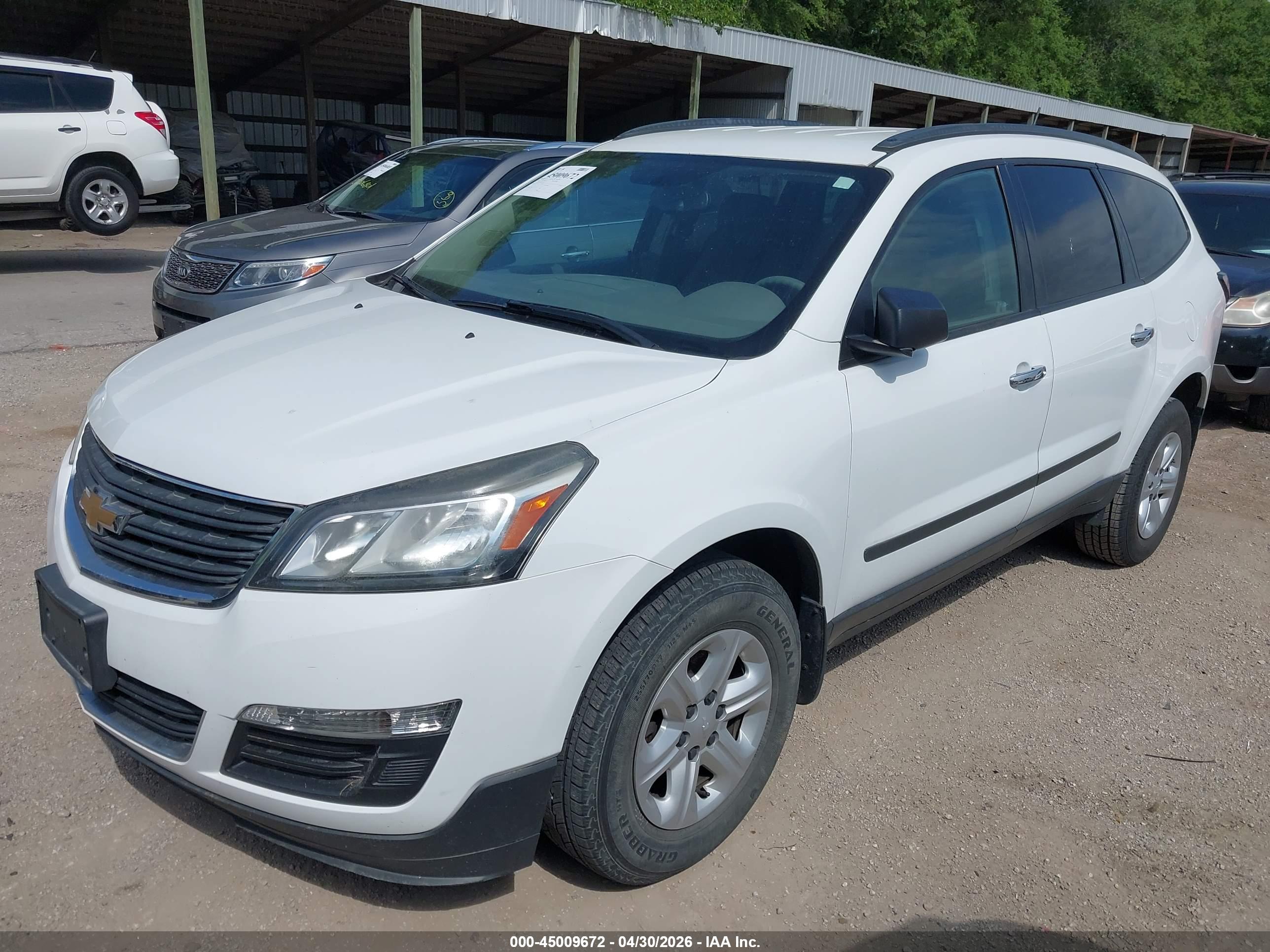 CHEVROLET TRAVERSE image 2