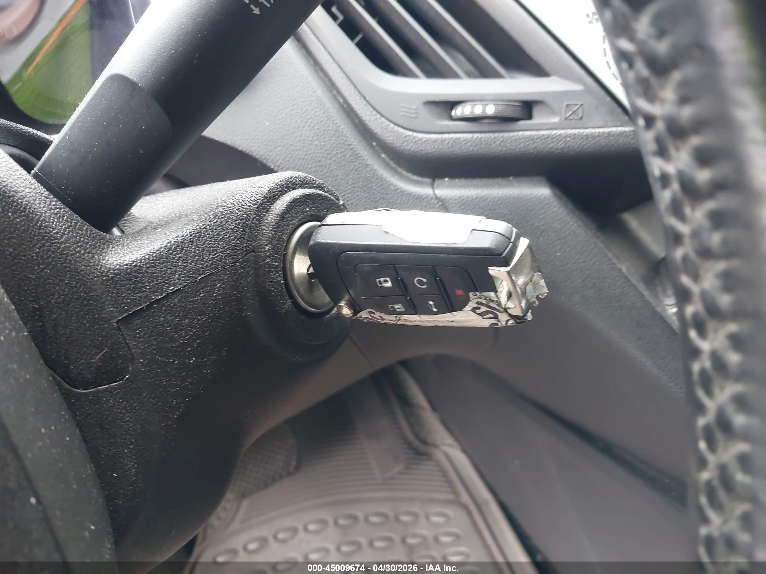 CHEVROLET EQUINOX image 11