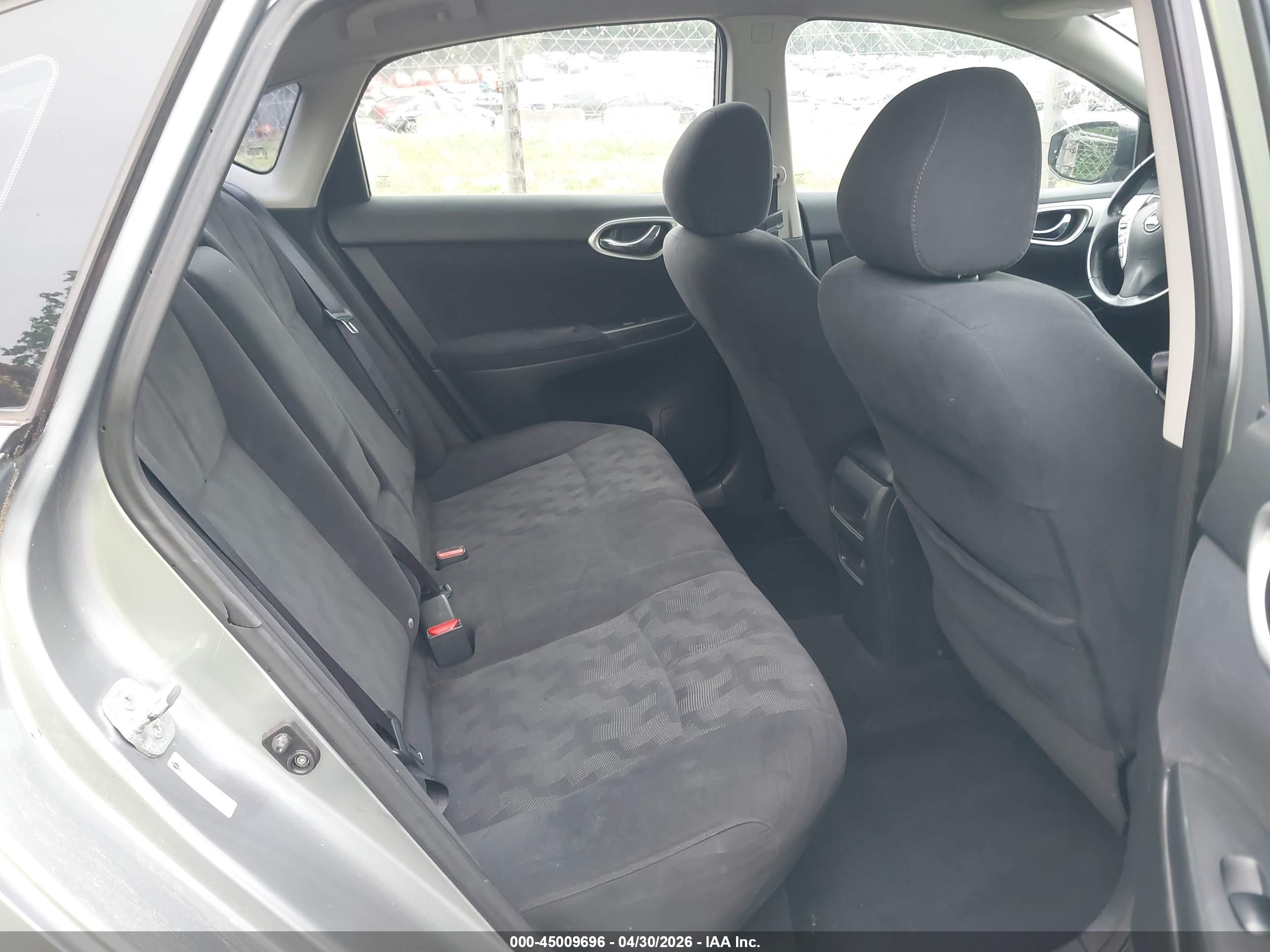 NISSAN SENTRA image 8