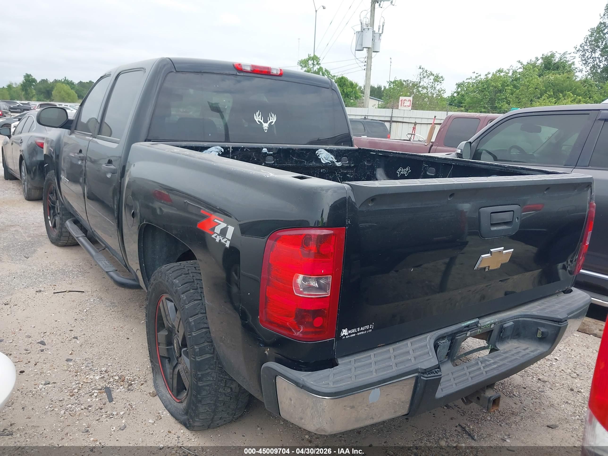 CHEVROLET SILVERADO image 3