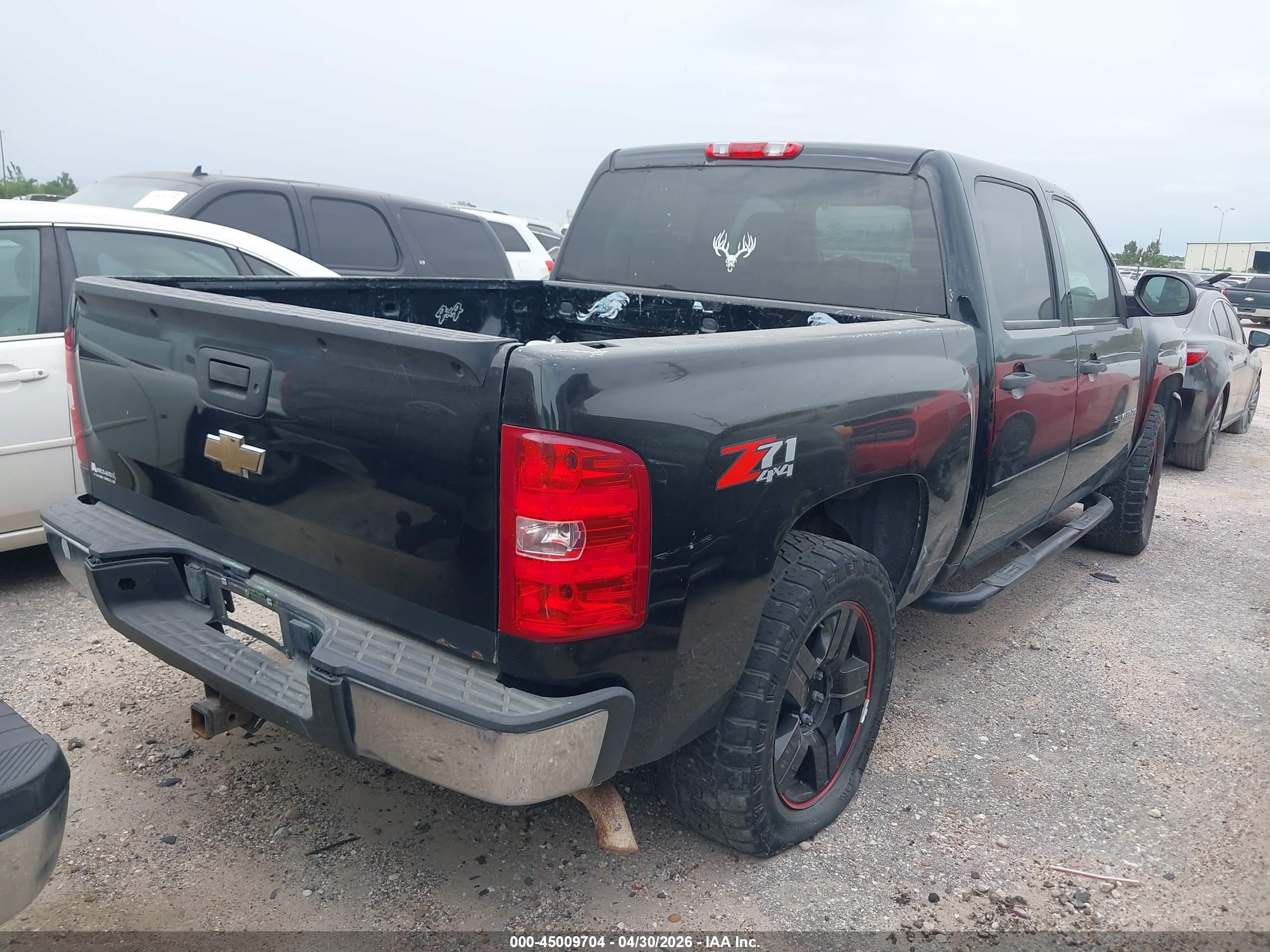 CHEVROLET SILVERADO image 4
