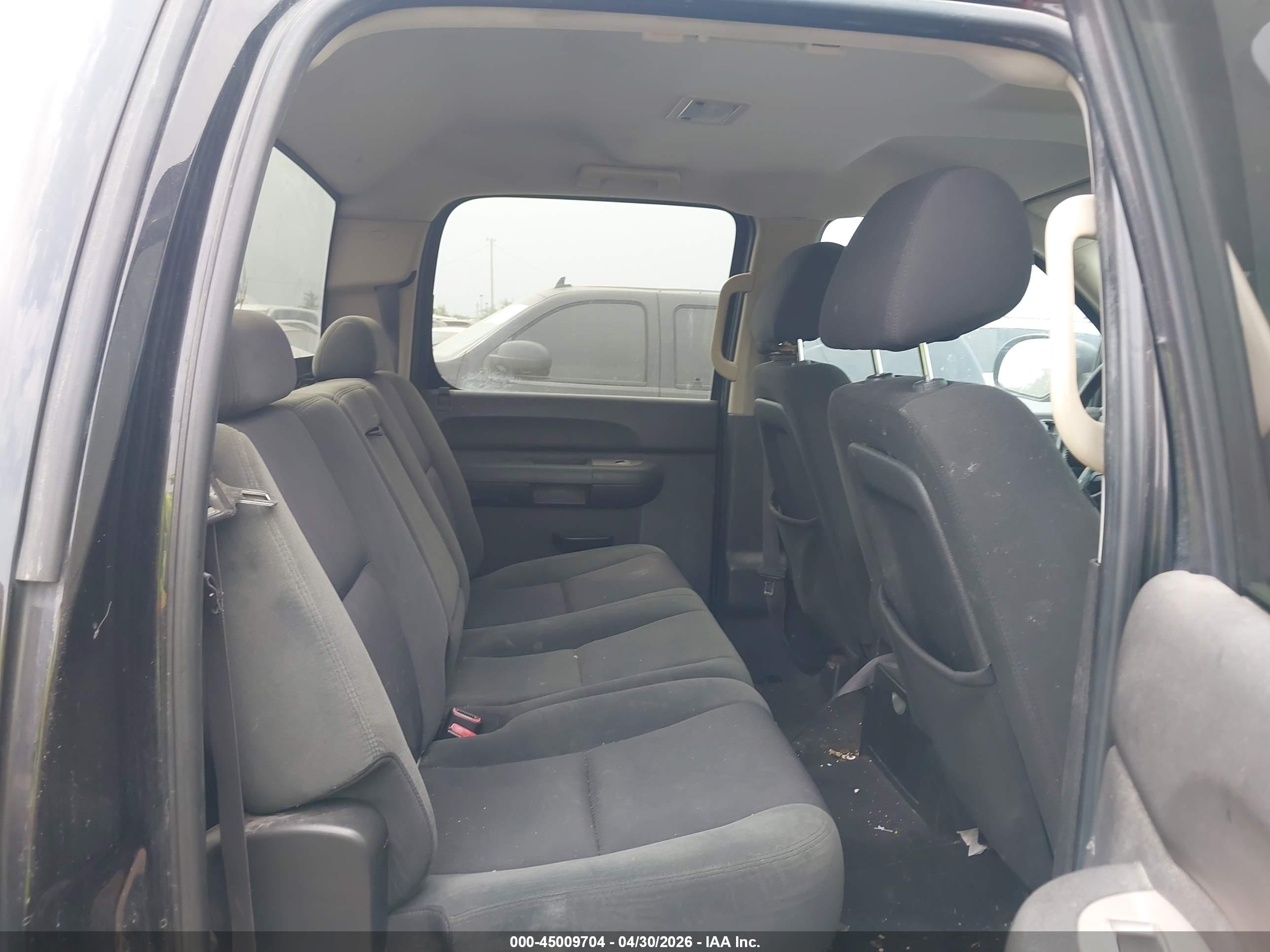 CHEVROLET SILVERADO image 8