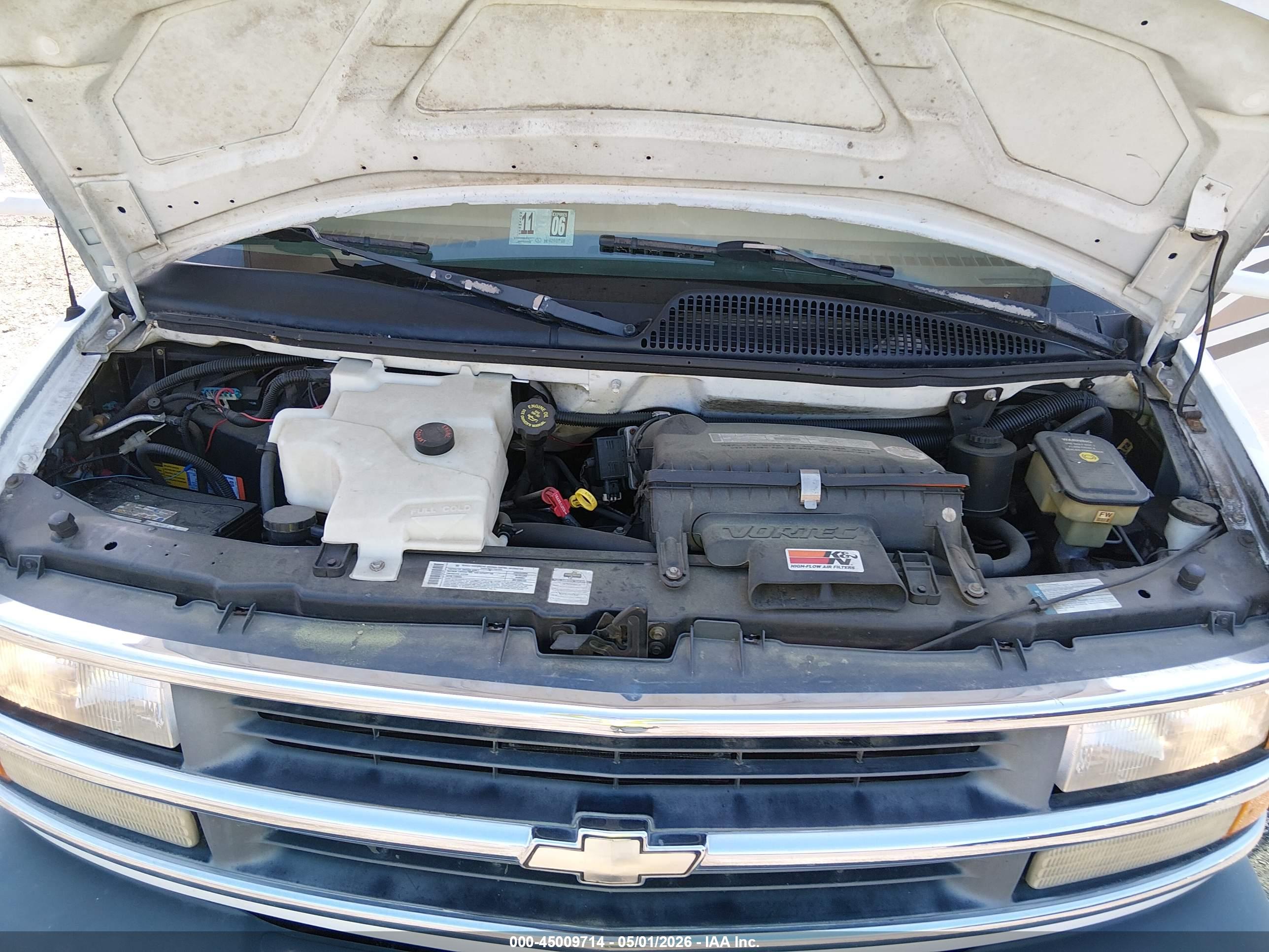 CHEVROLET EXPRESS image 10