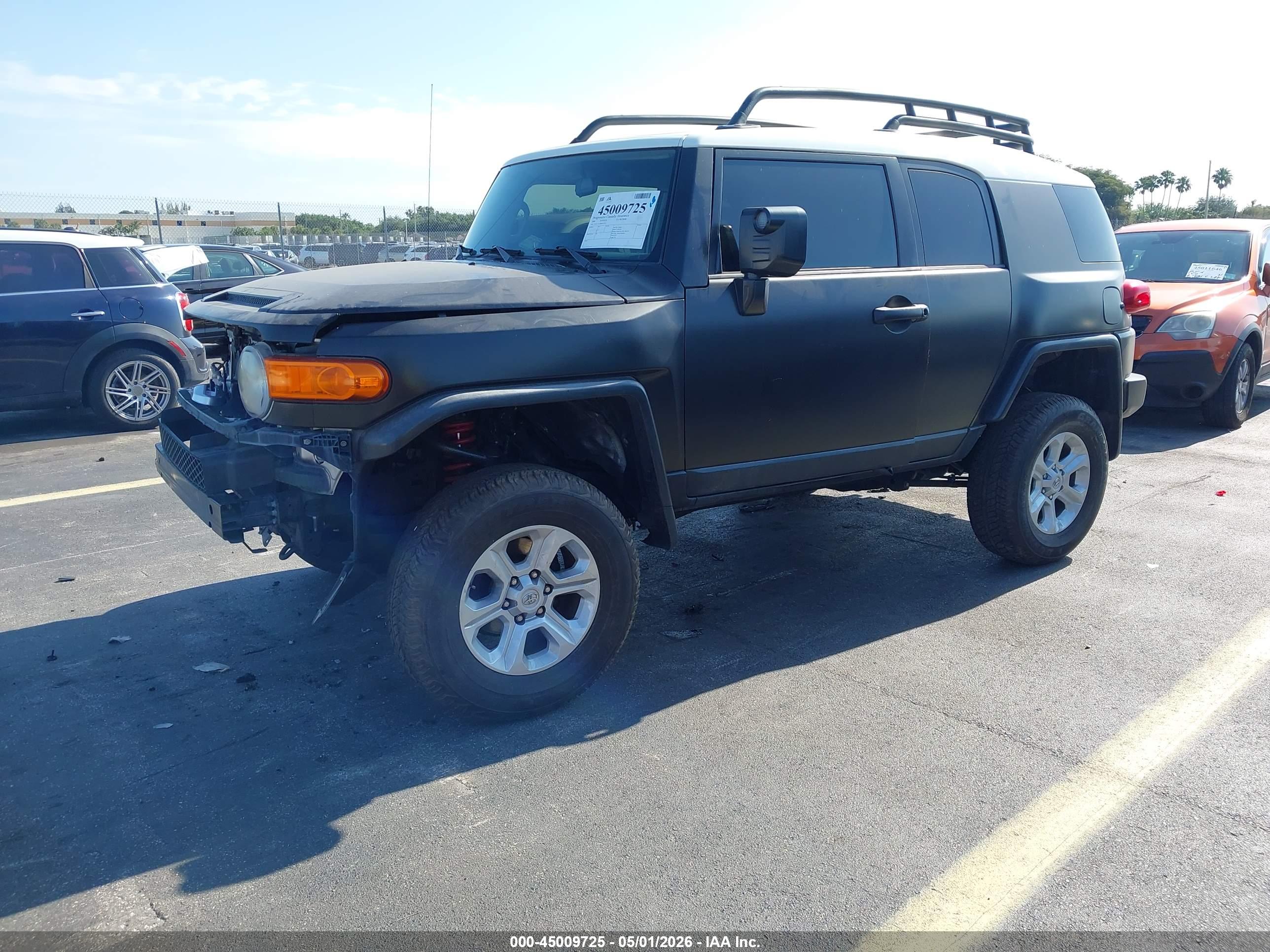 TOYOTA FJ image 2