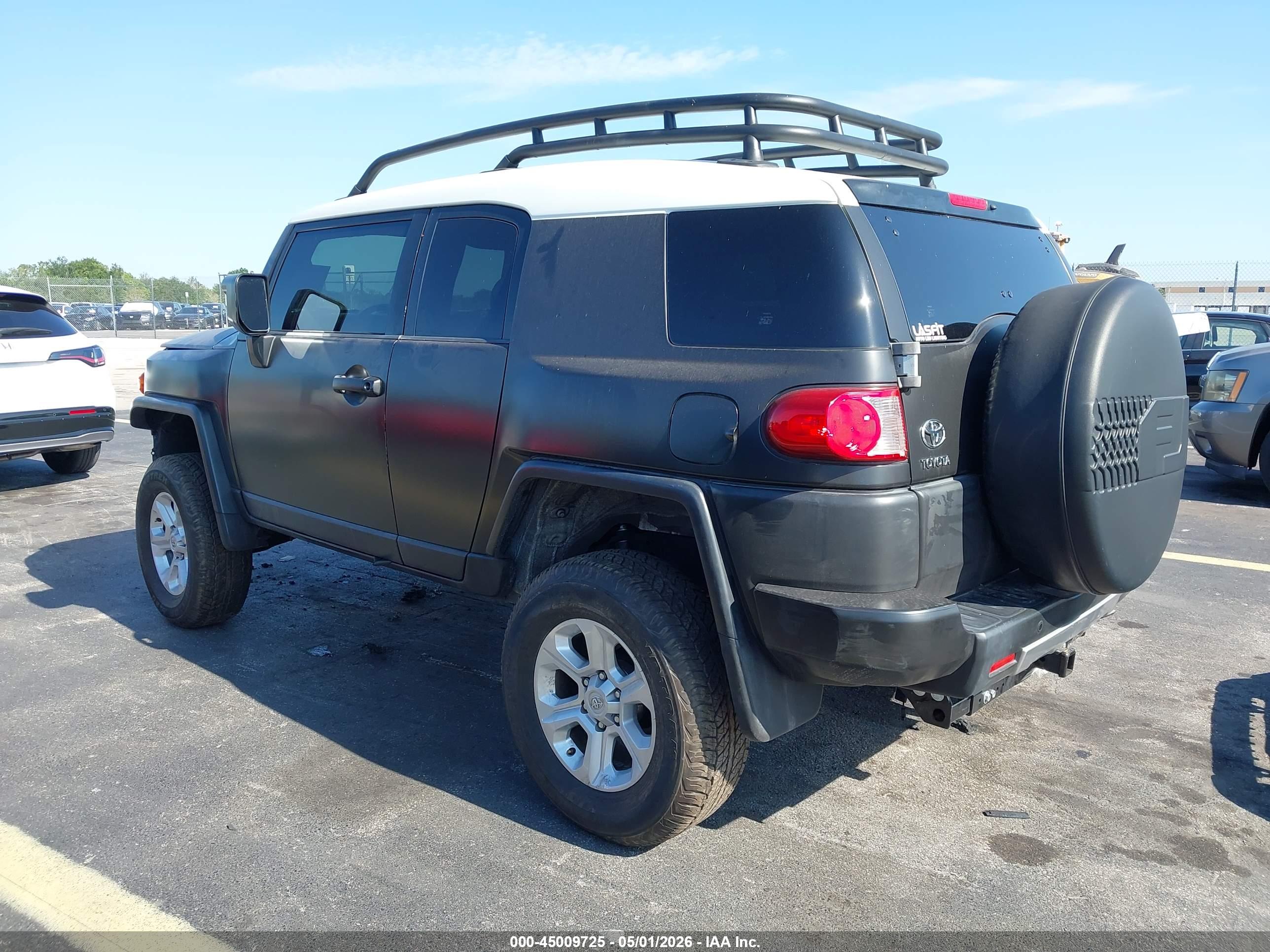 TOYOTA FJ image 3