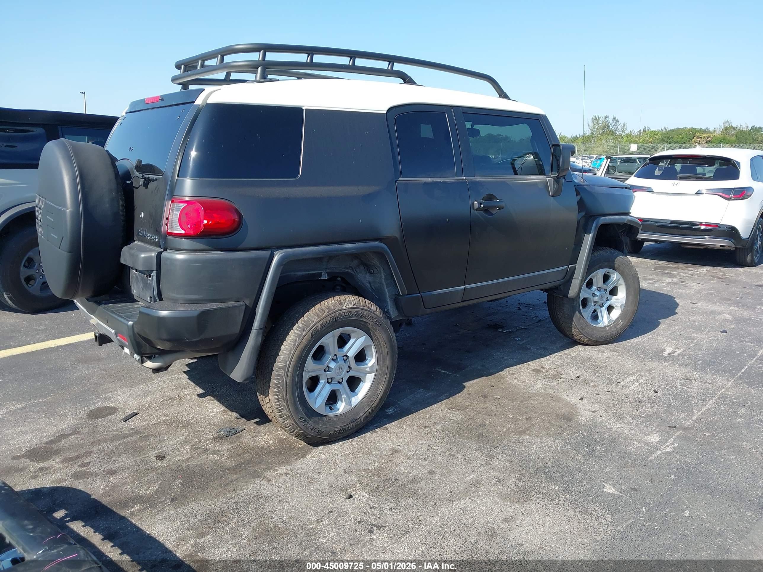 TOYOTA FJ image 4