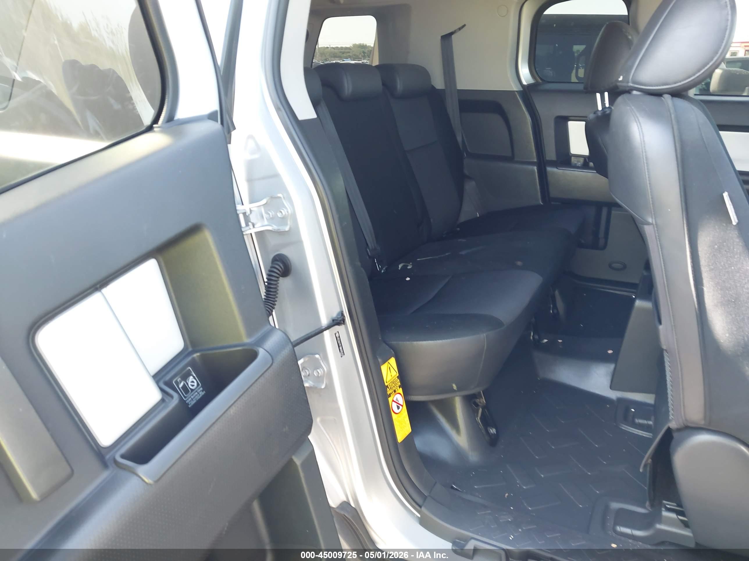 TOYOTA FJ image 8