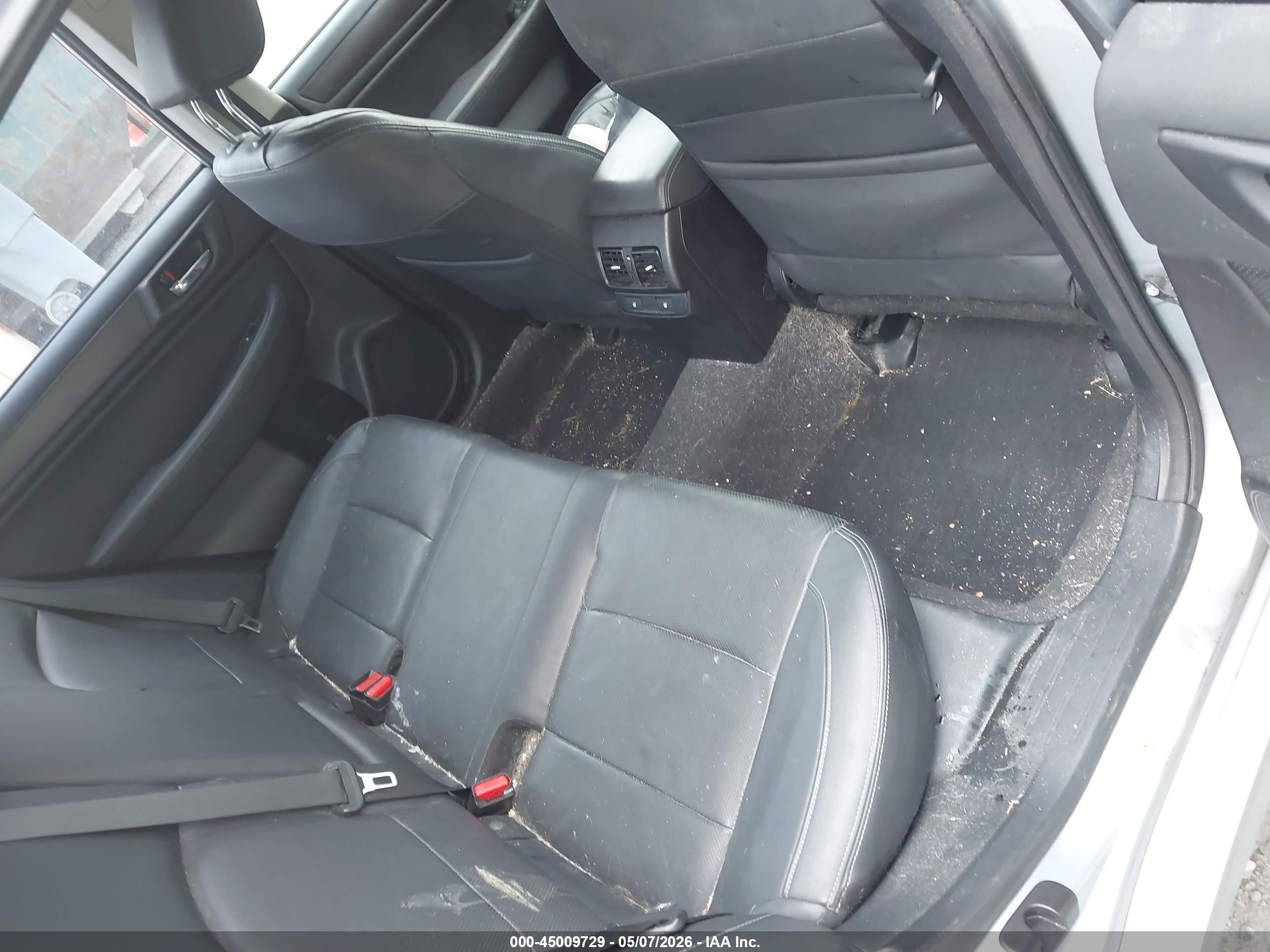 SUBARU LEGACY image 8