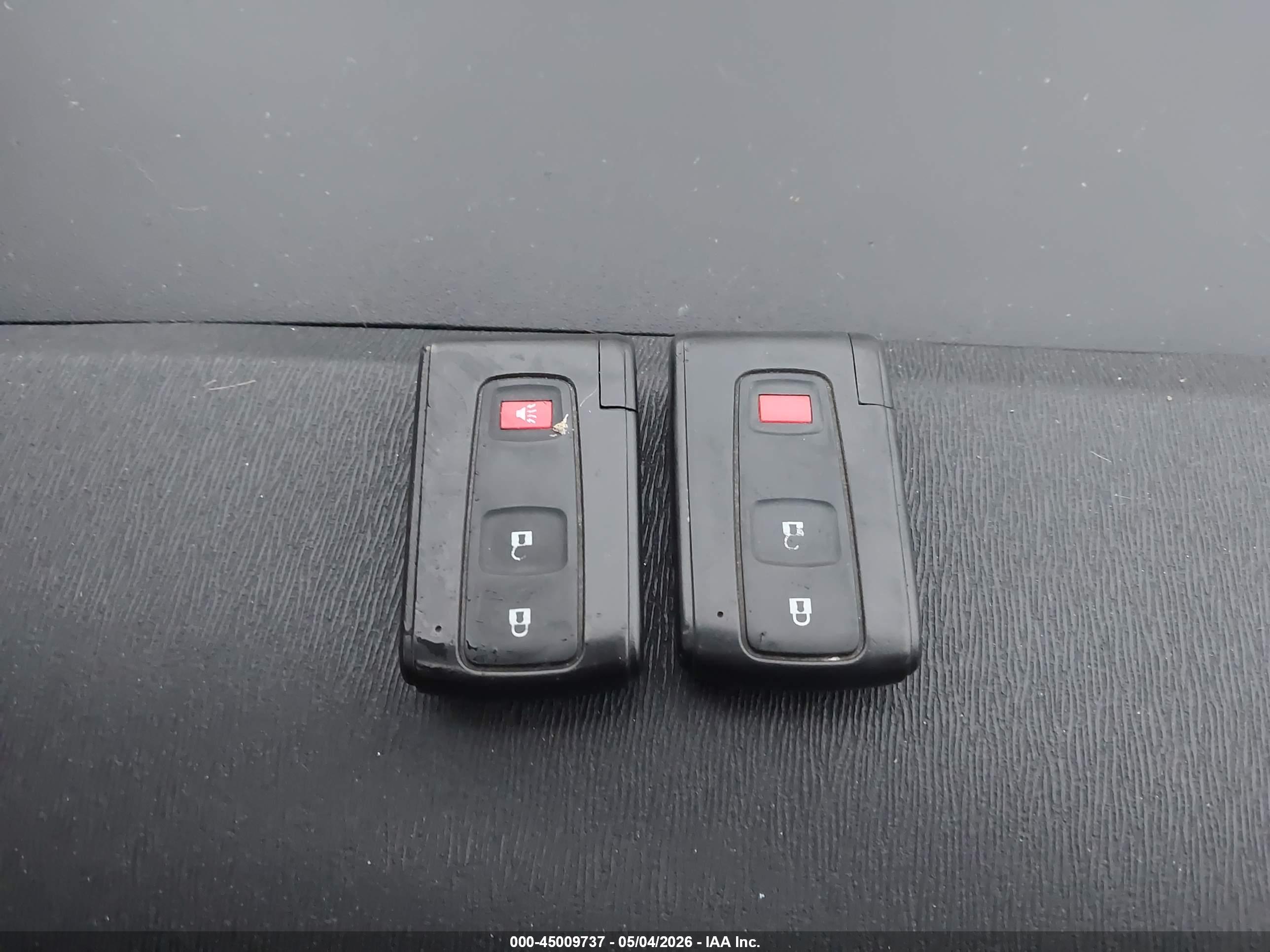 TOYOTA PRIUS image 11