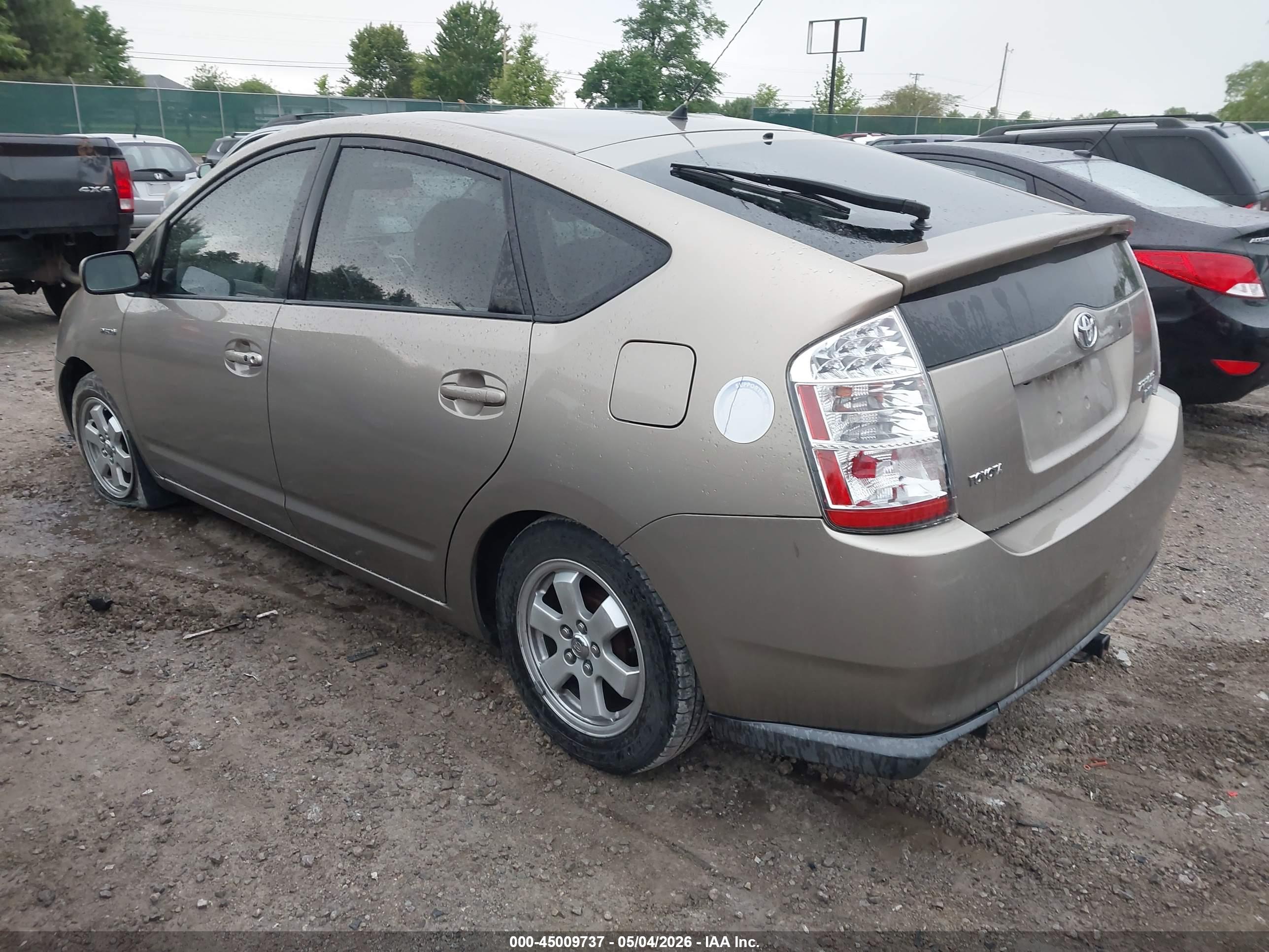 TOYOTA PRIUS image 3