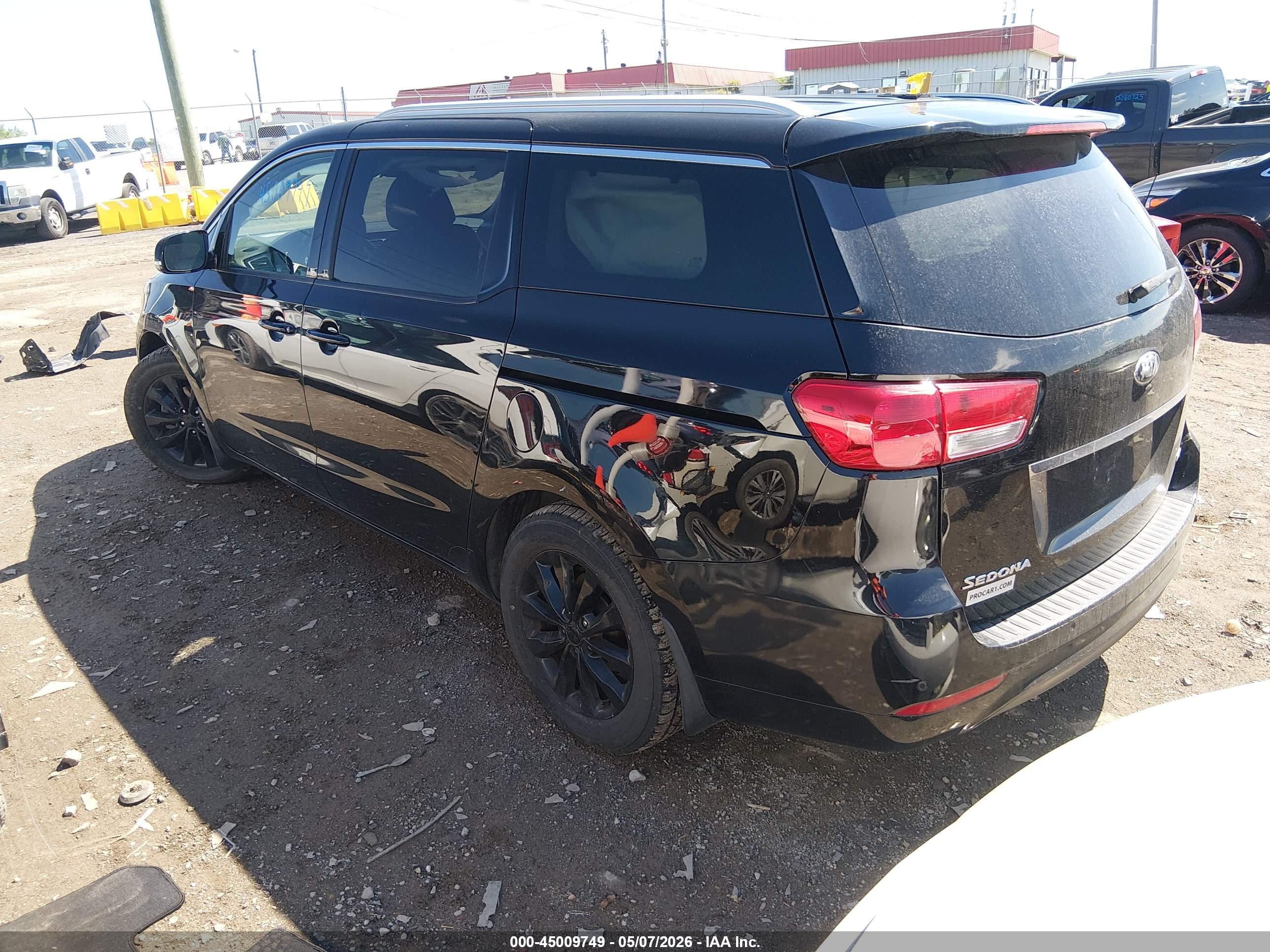 KIA SEDONA image 3