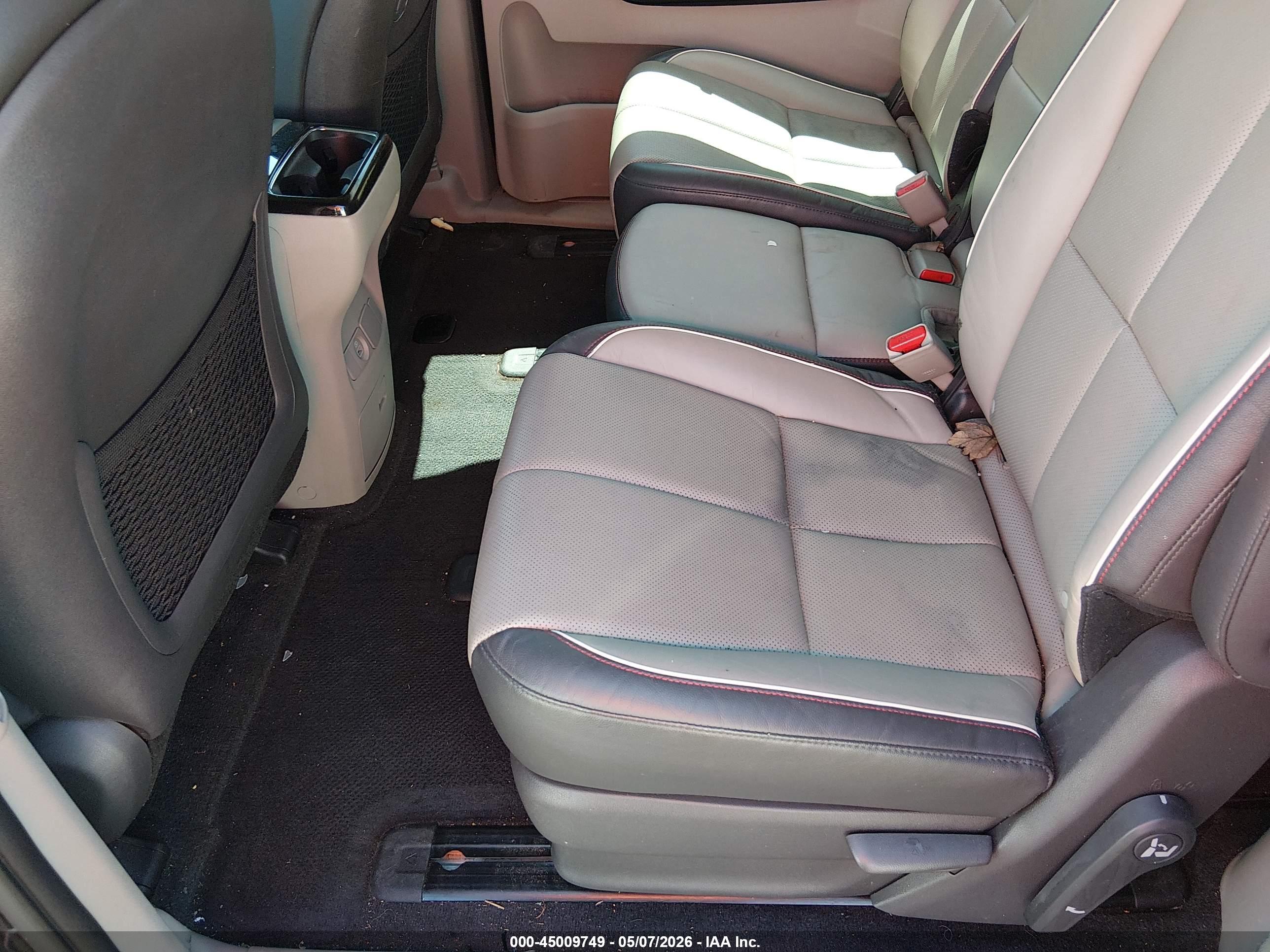 KIA SEDONA image 8