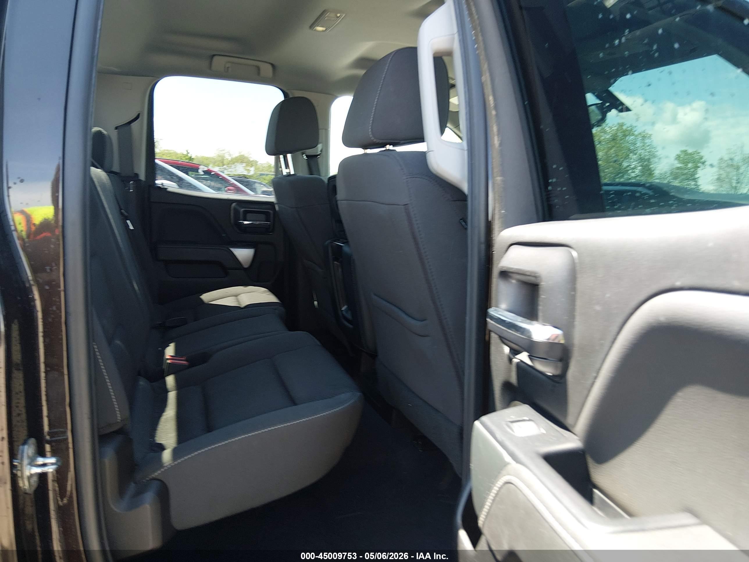 CHEVROLET SILVERADO image 8
