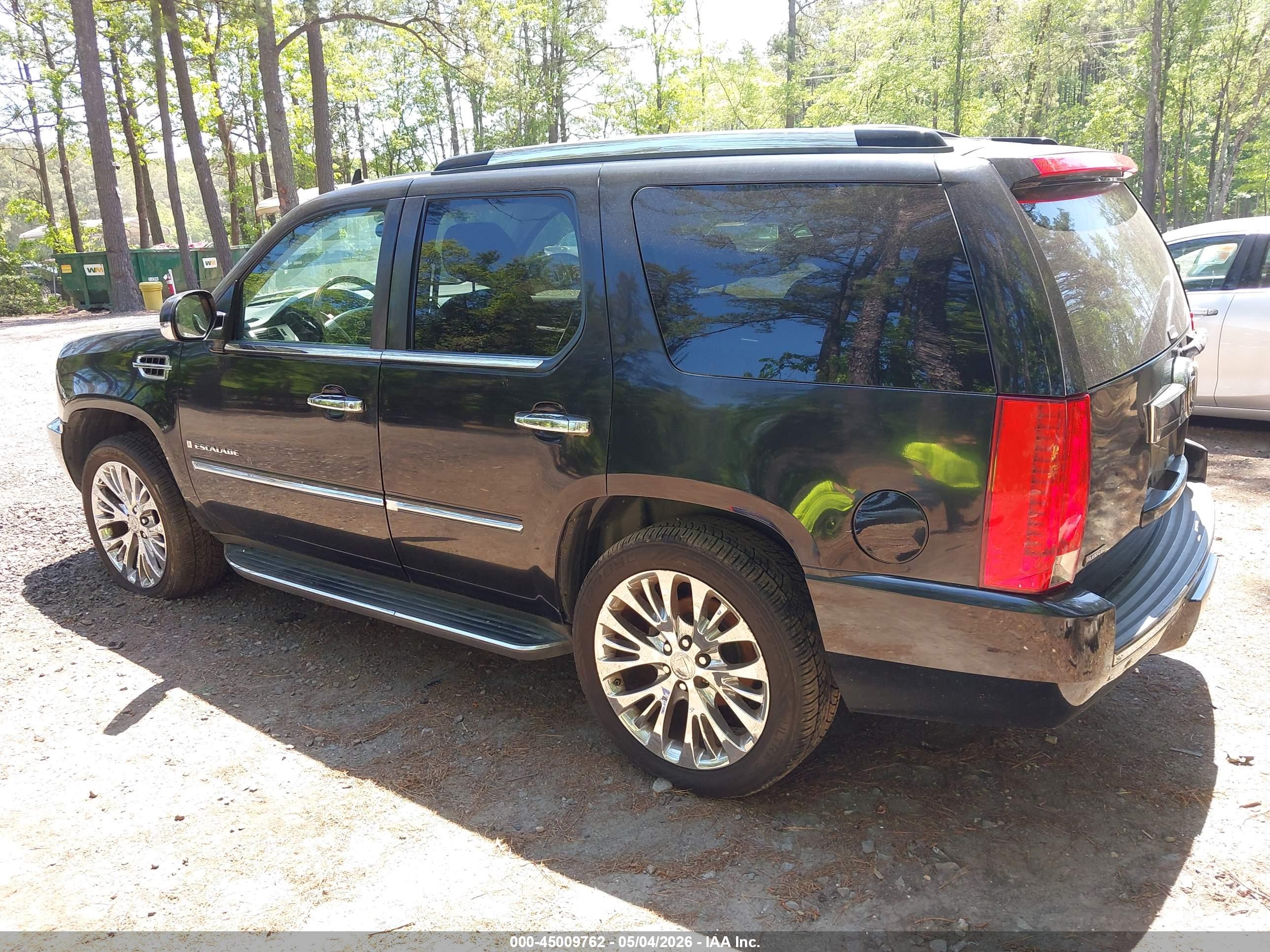 CADILLAC ESCALADE image 3