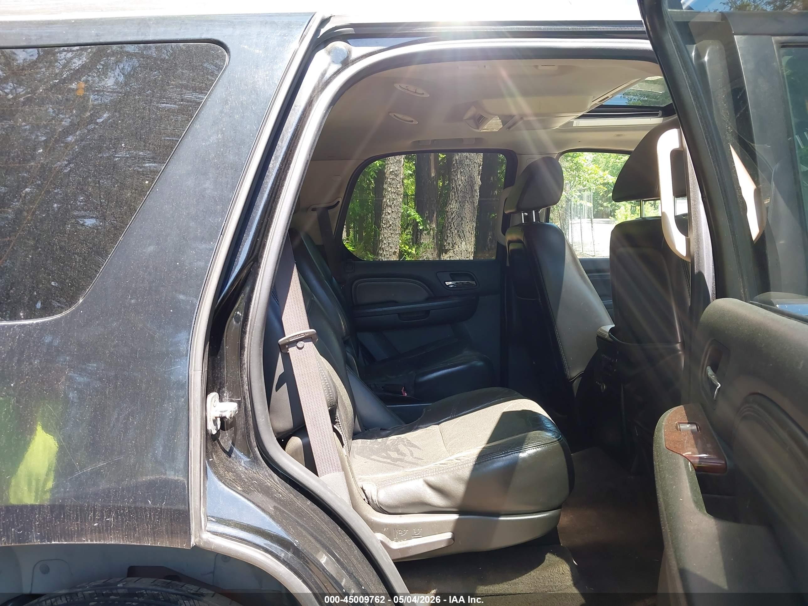 CADILLAC ESCALADE image 8