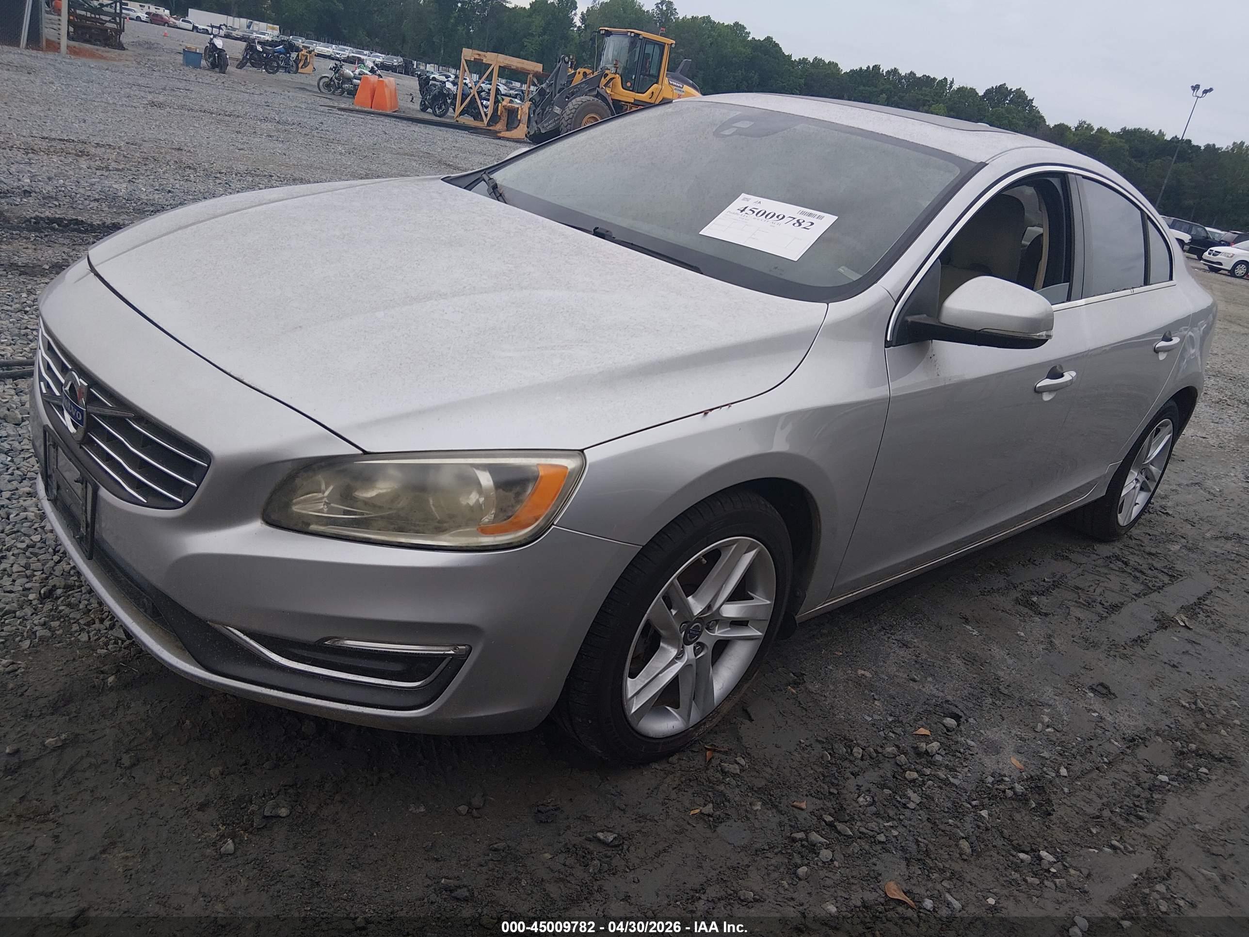 VOLVO S60 image 2