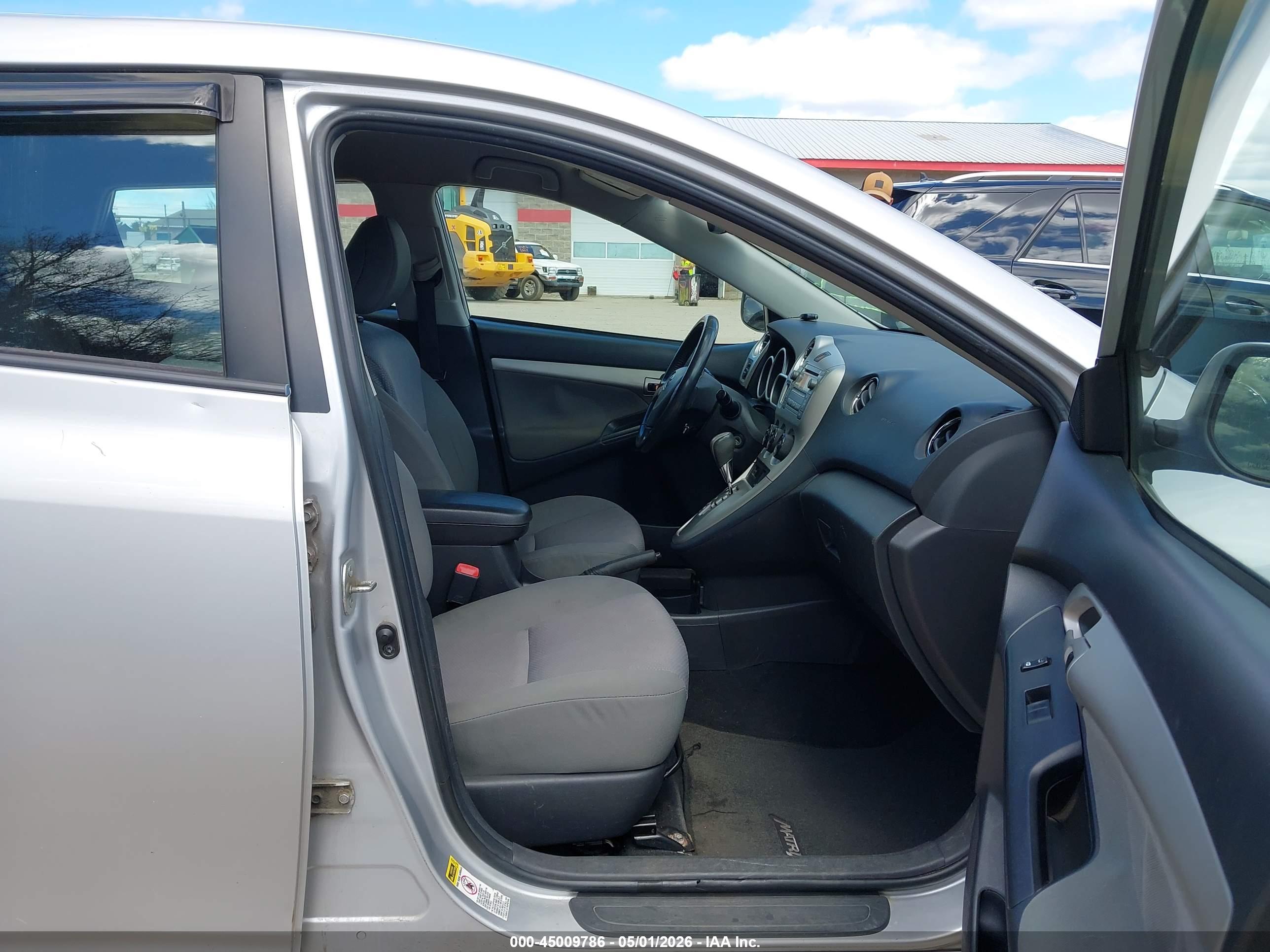 TOYOTA MATRIX image 5
