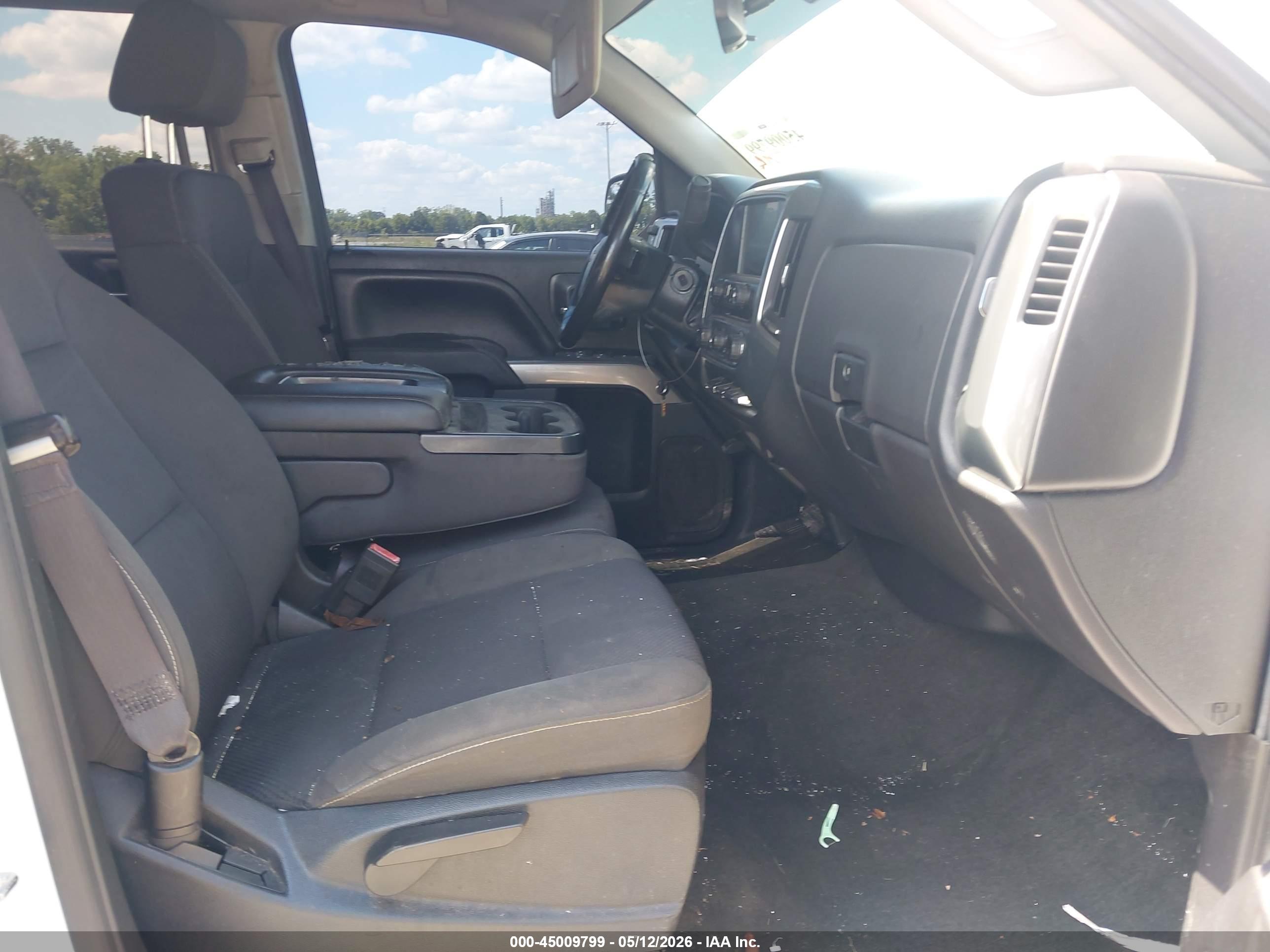 CHEVROLET SILVERADO image 5