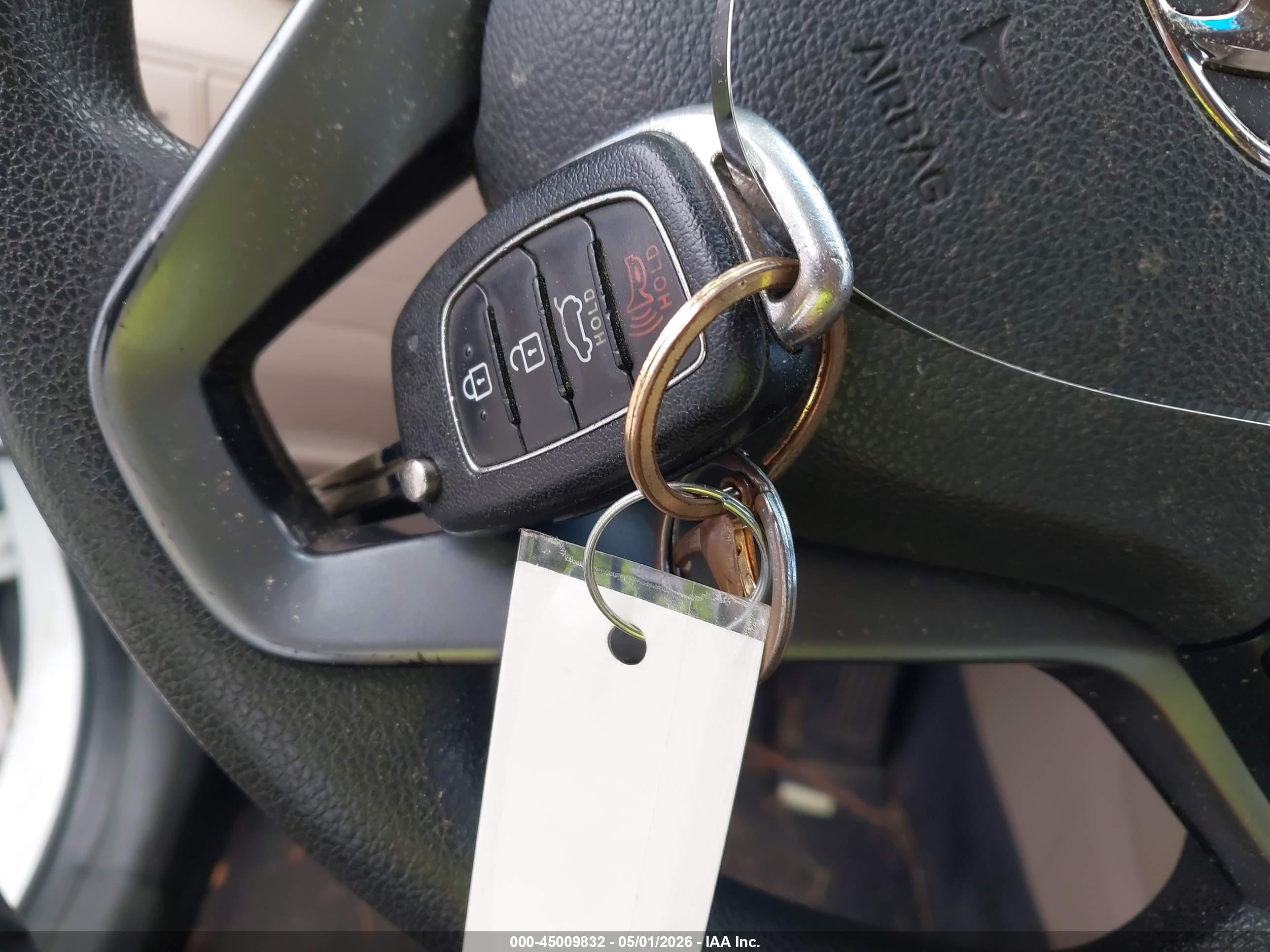 HYUNDAI TUCSON image 11