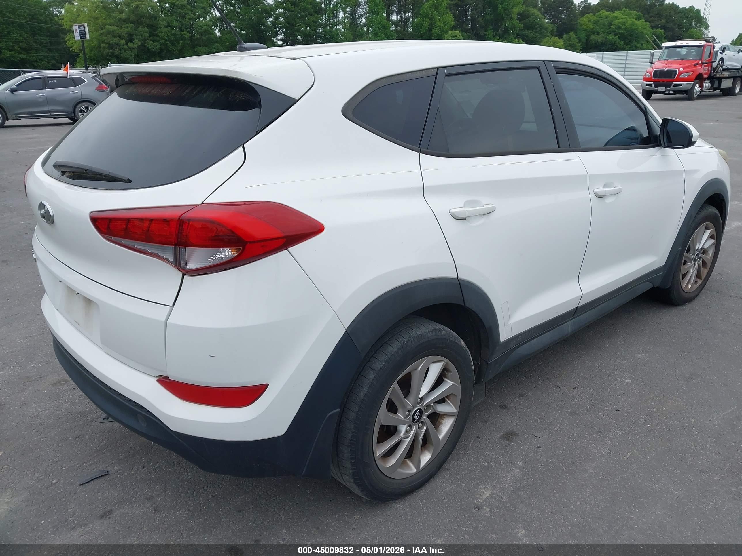 HYUNDAI TUCSON image 4