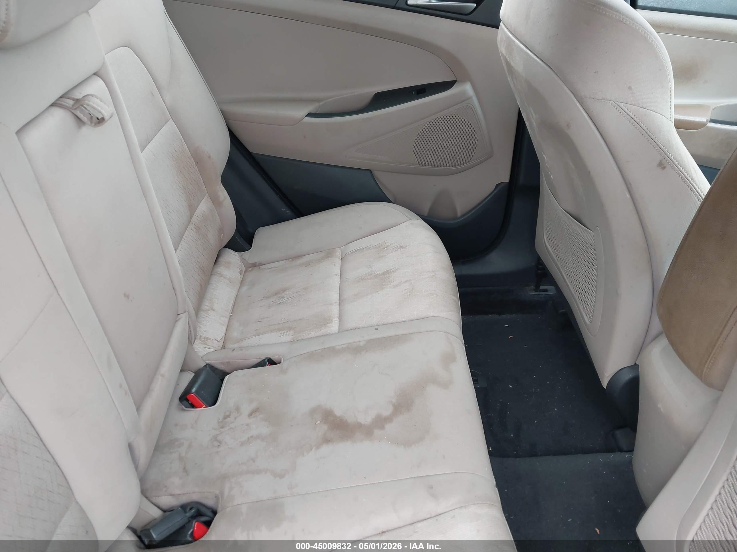 HYUNDAI TUCSON image 8