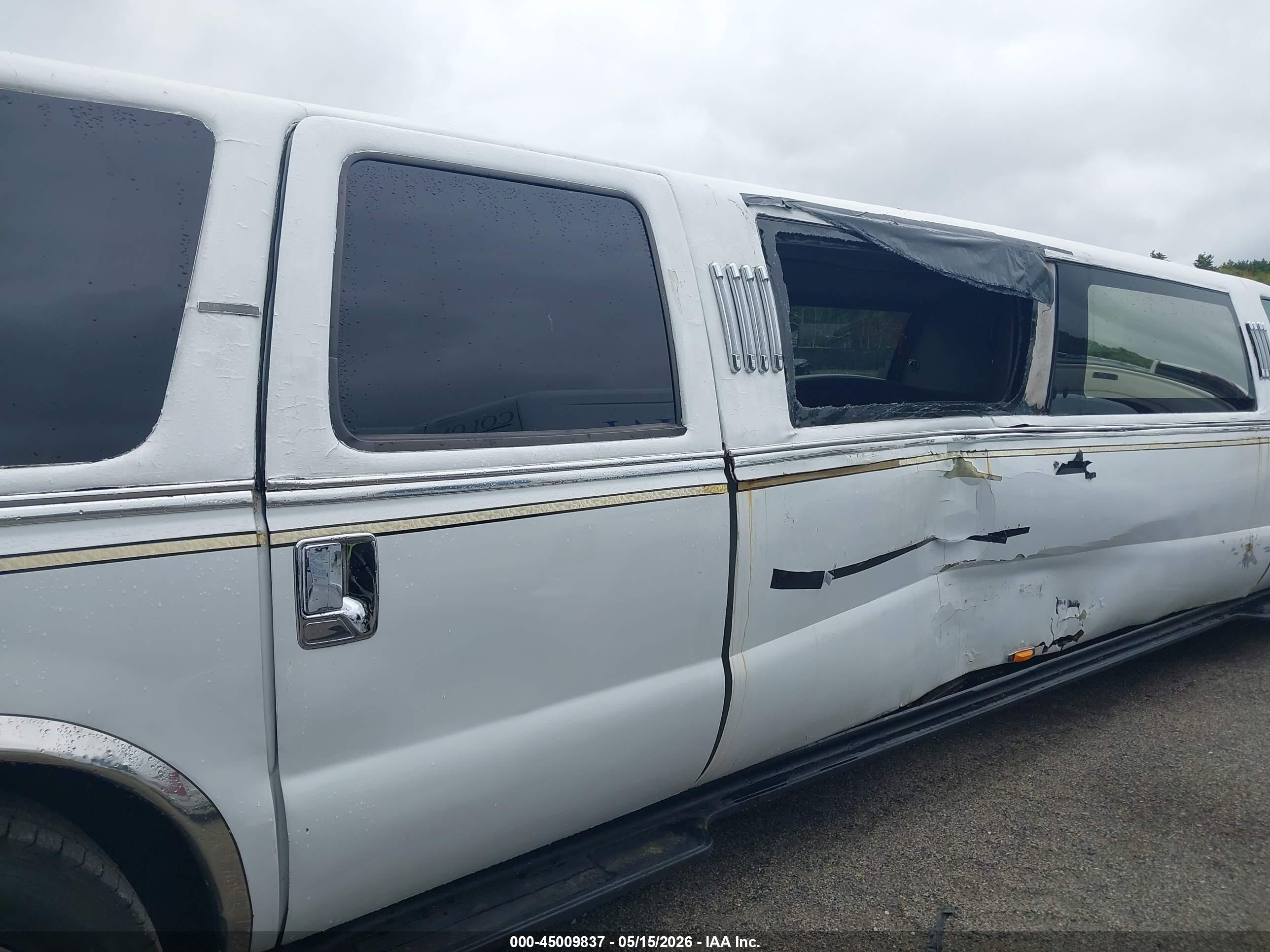 FORD EXCURSION image 6