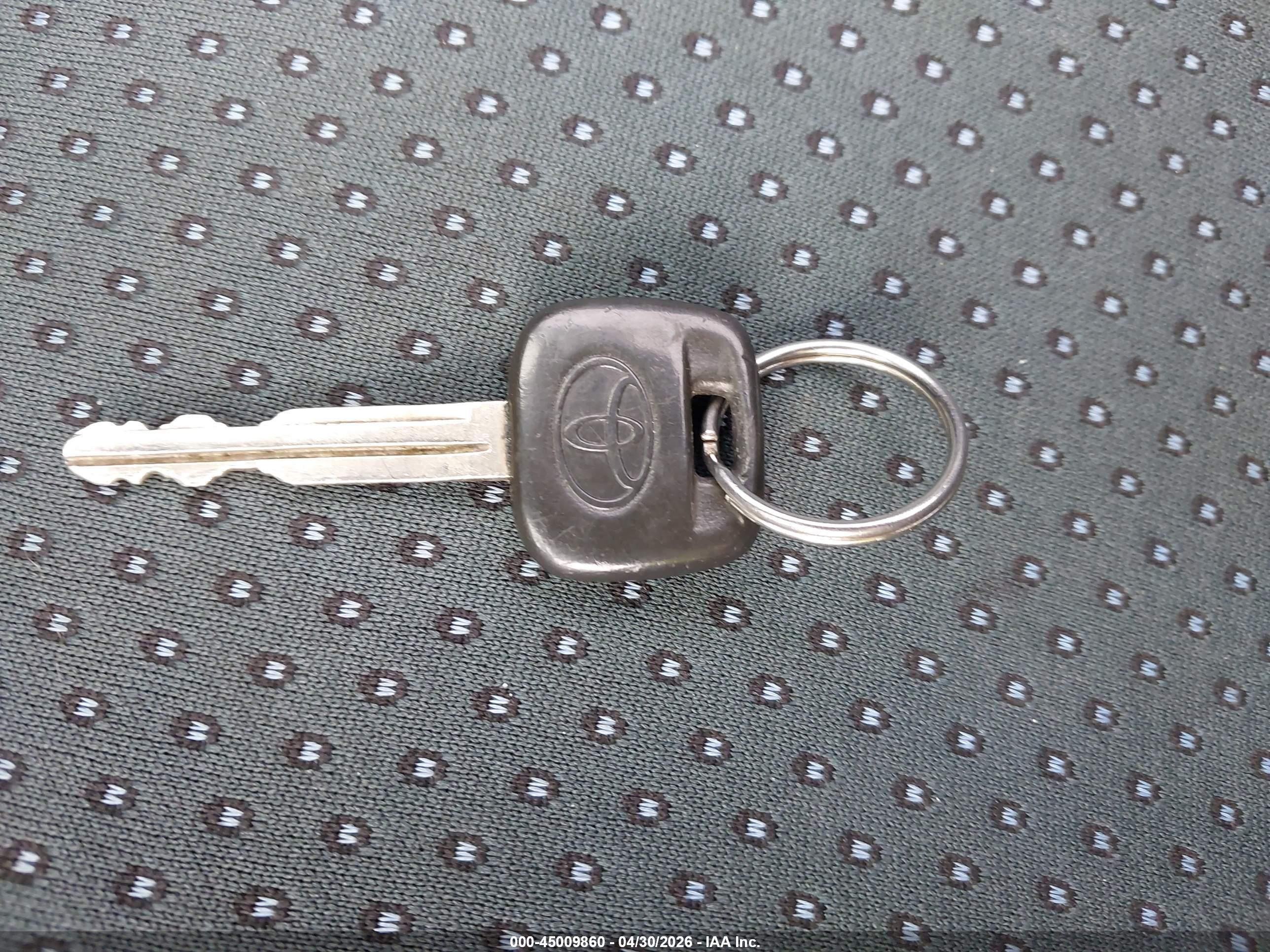 TOYOTA YARIS image 11