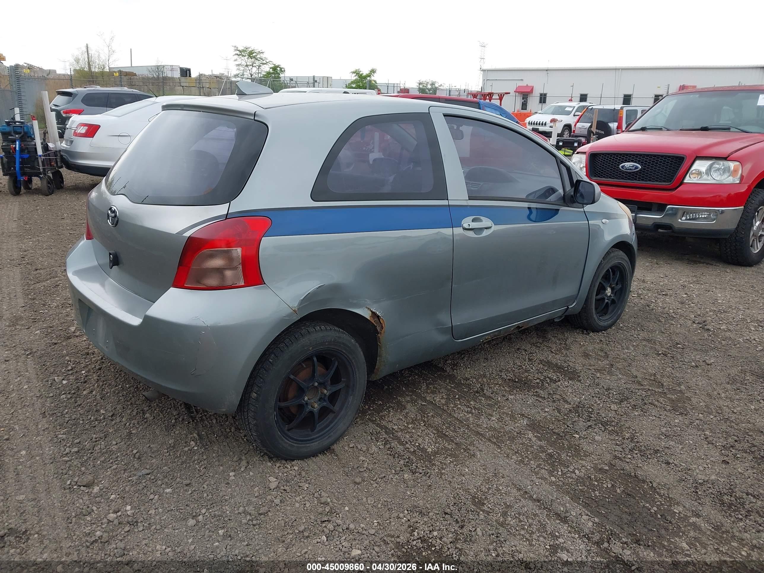 TOYOTA YARIS image 4