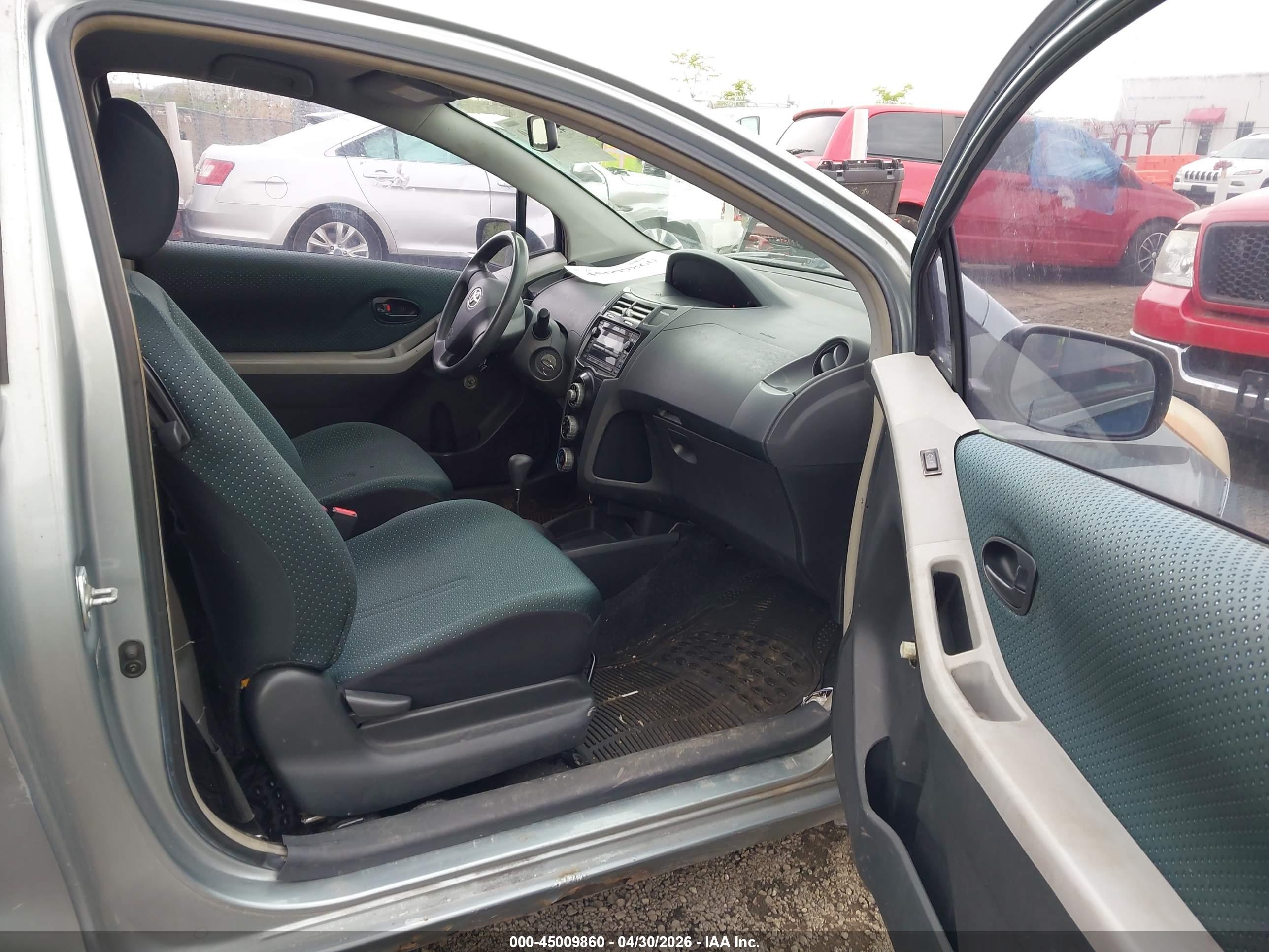 TOYOTA YARIS image 5