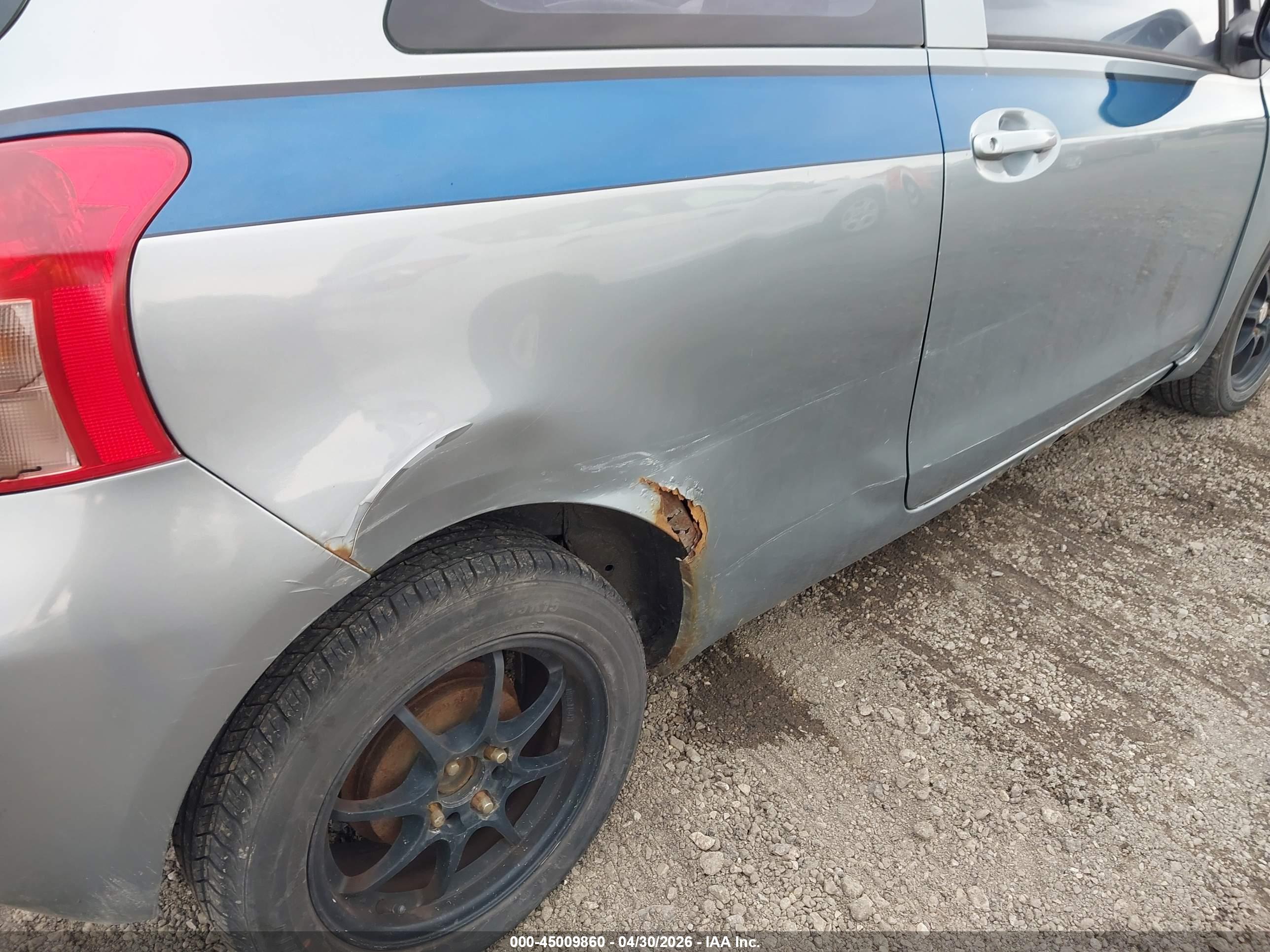 TOYOTA YARIS image 6