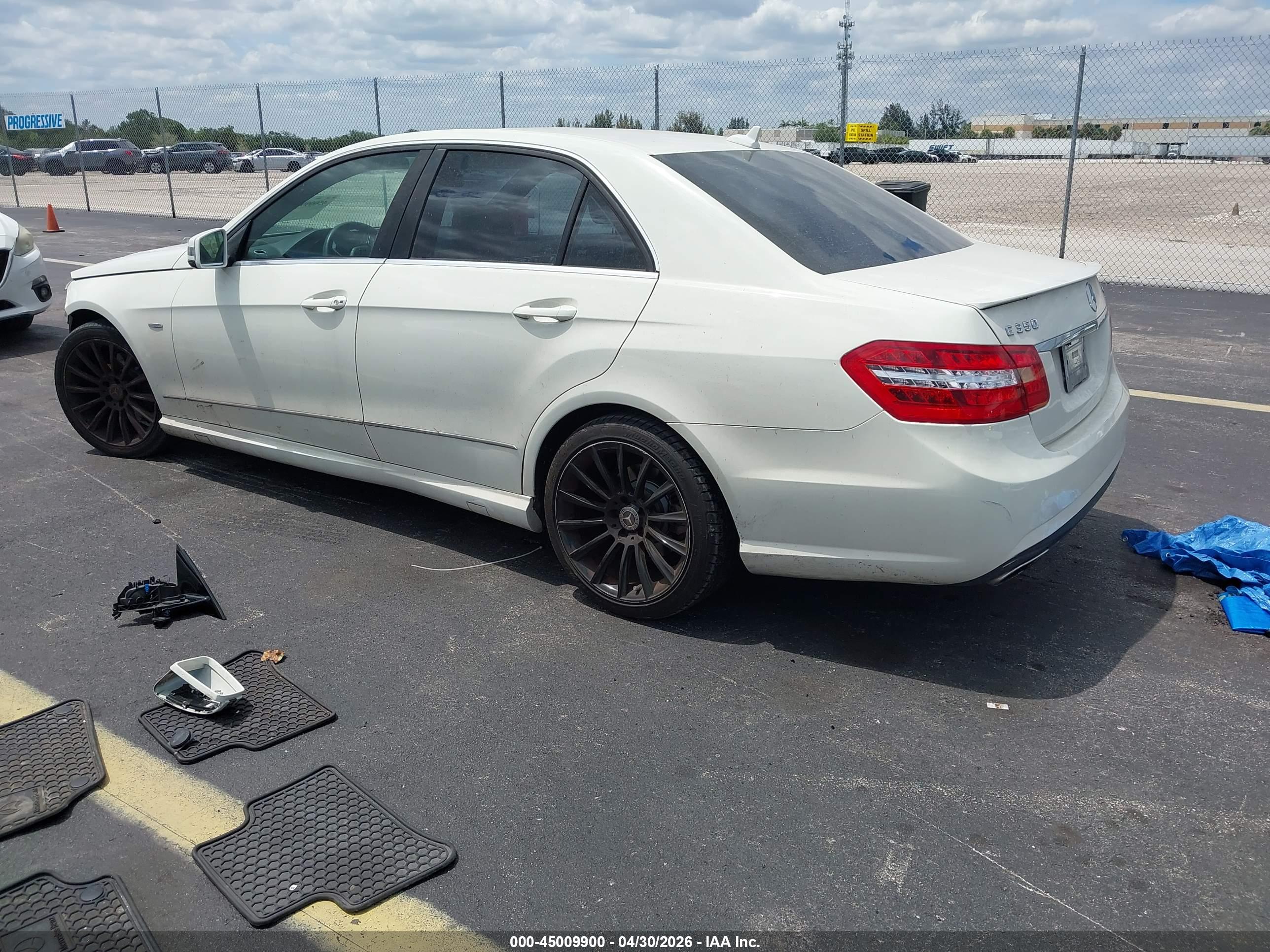 MERCEDES-BENZ E image 3