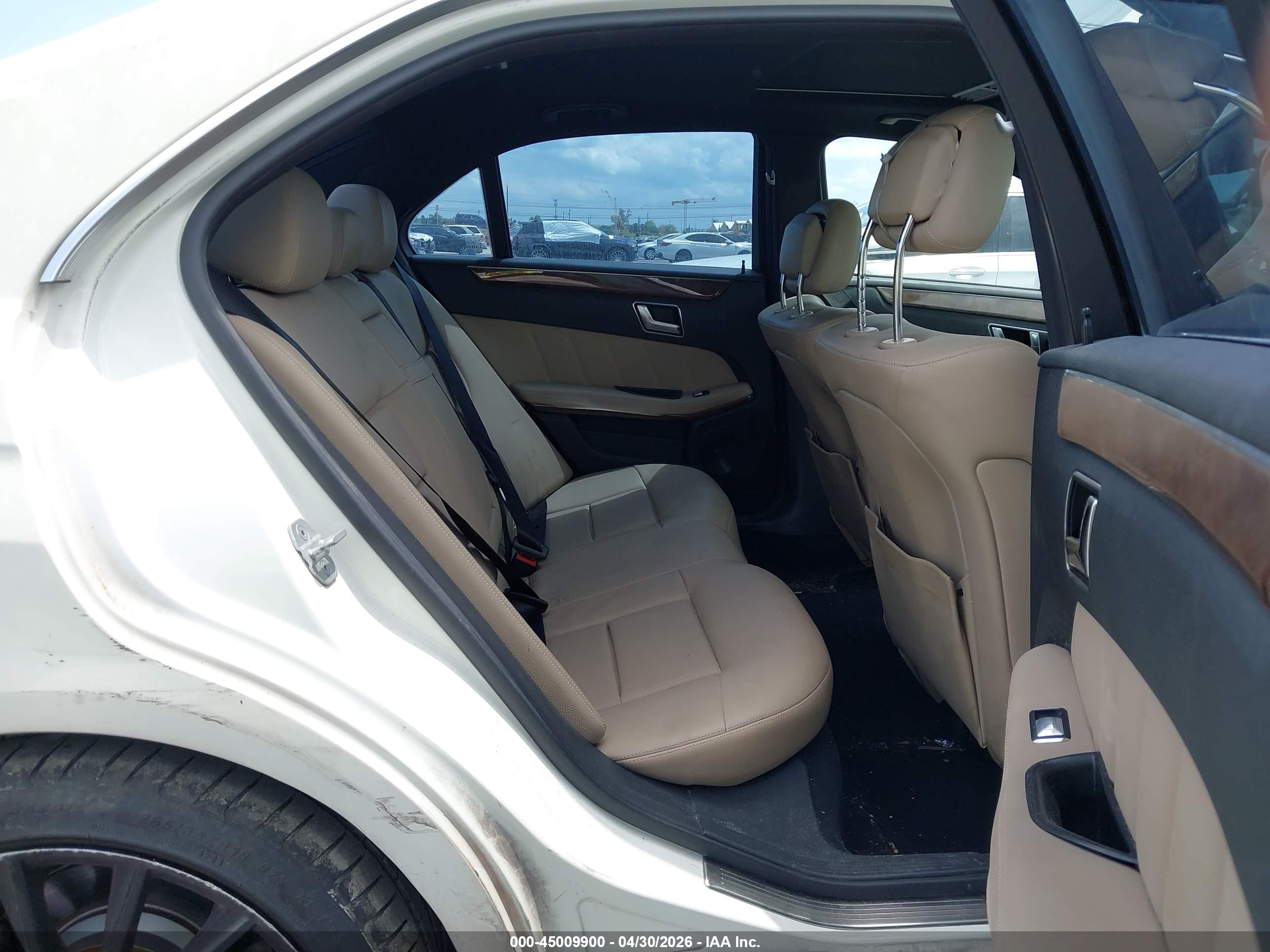MERCEDES-BENZ E image 8